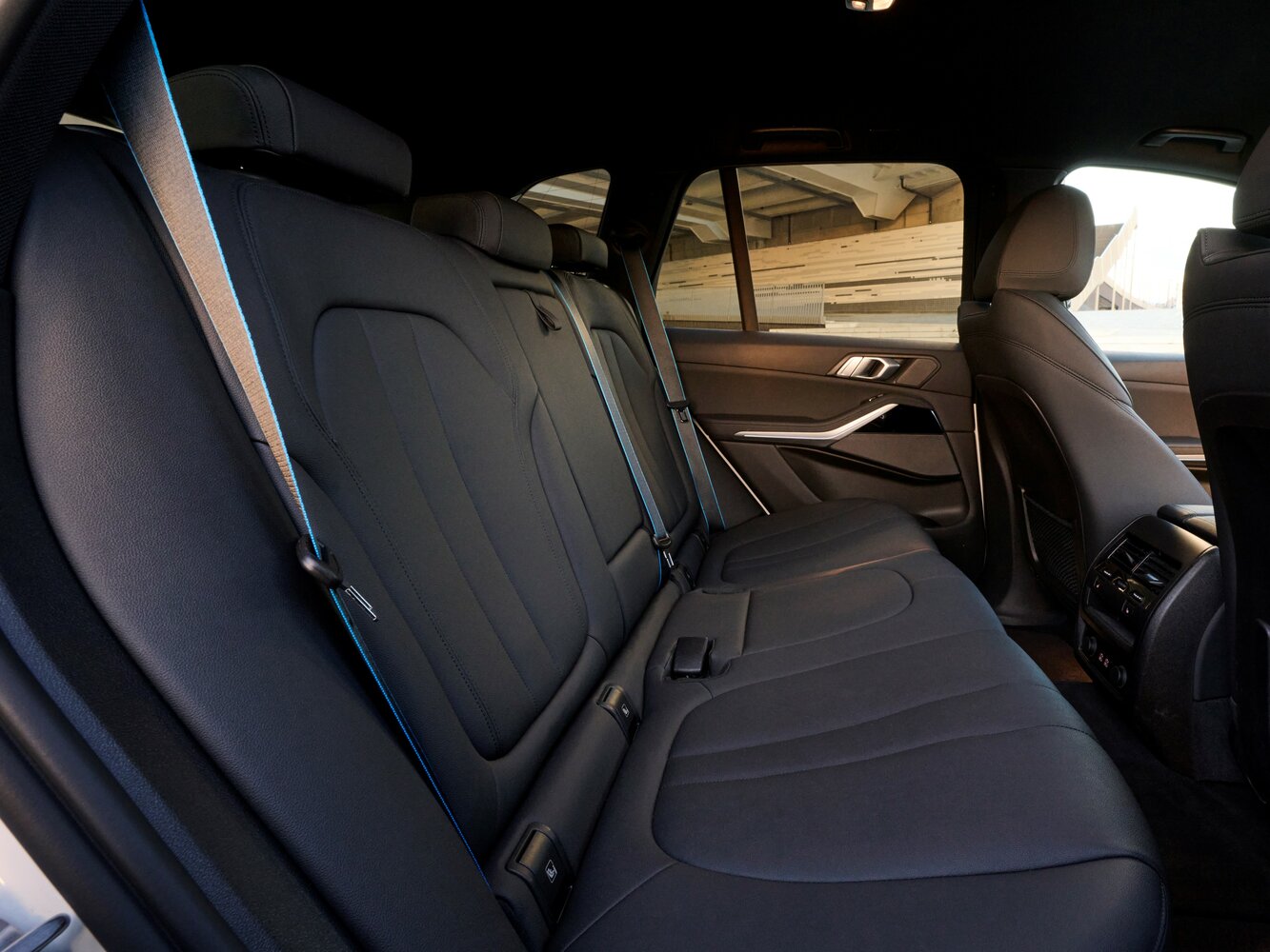 BMW iX5, G05, 2022–2023, SUV 5 door: Rear cabin
