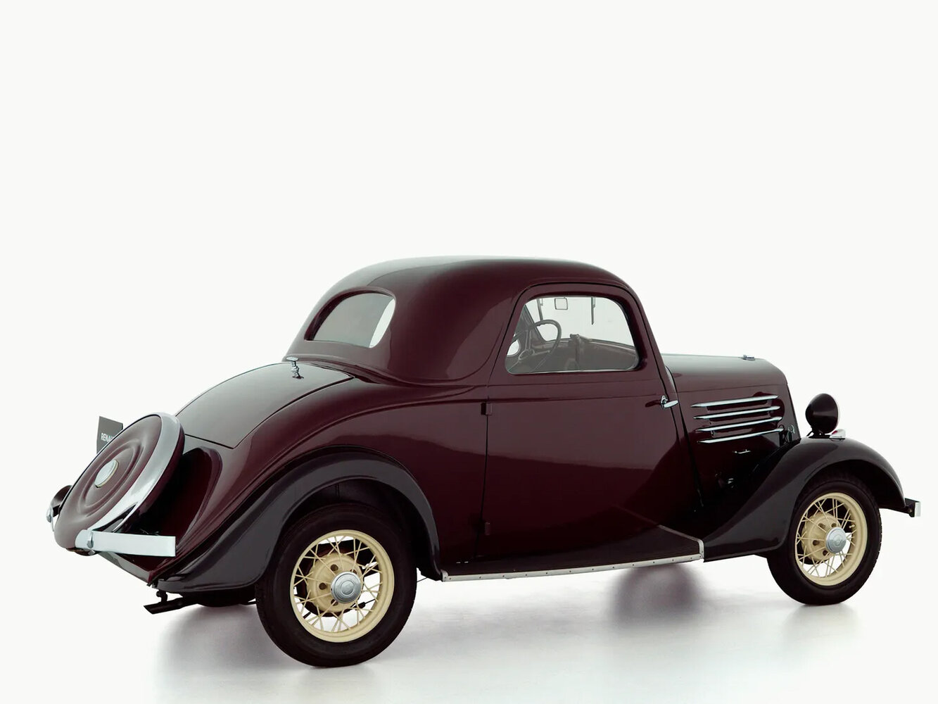 Renault Celtaquatre, , 1934–1938, Купе: Вид сзади в три четверти