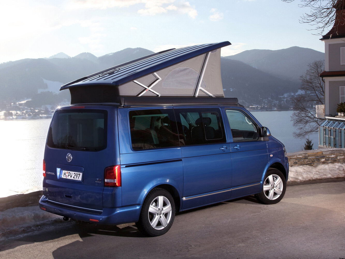 Volkswagen California, T5 Рестайлинг, 2009–2015, Минивэн: Вид сзади в три четверти