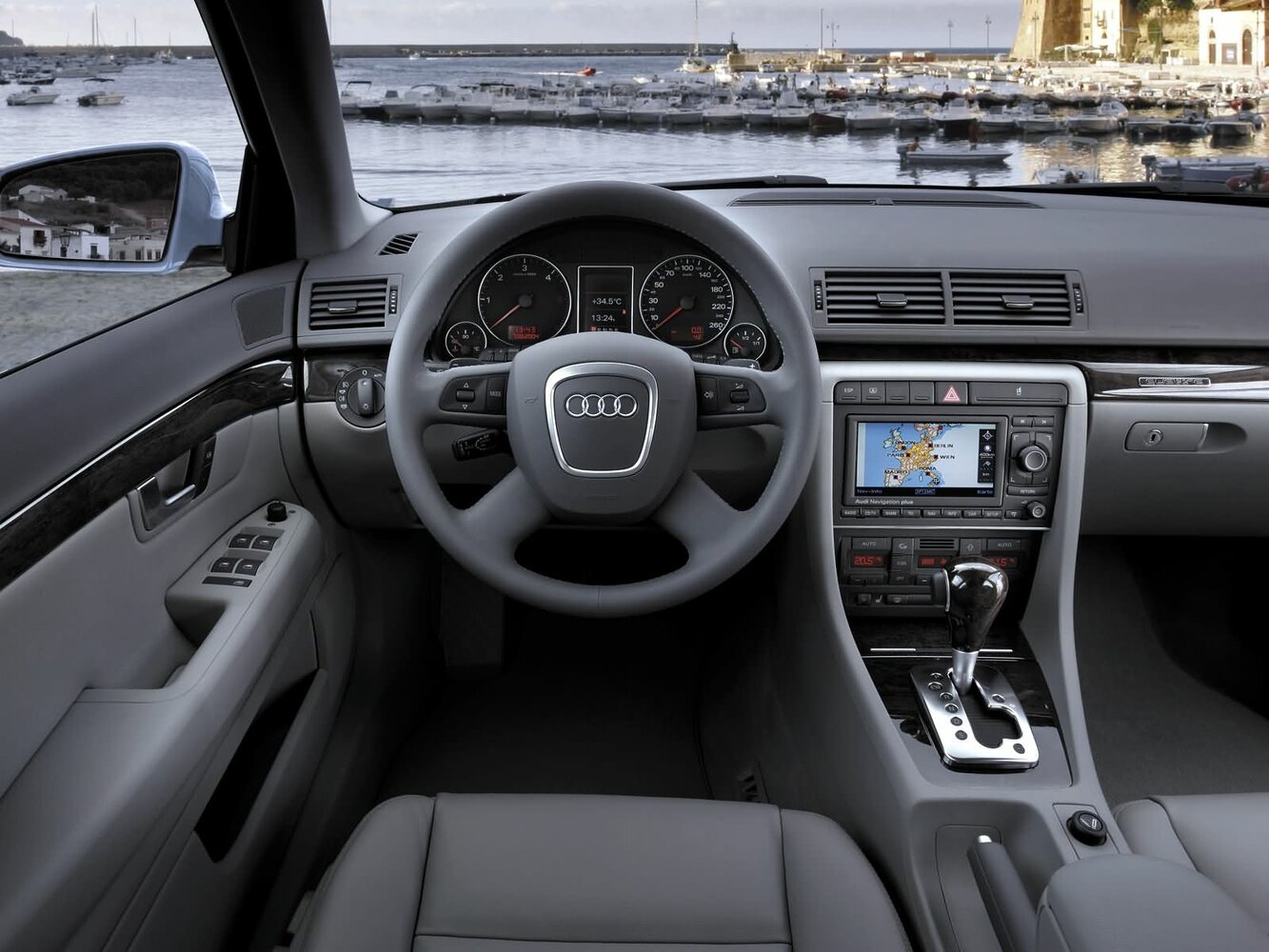 Audi A4, III (B7), 2004–2009, Универсал 5 дв.: Передняя часть салона