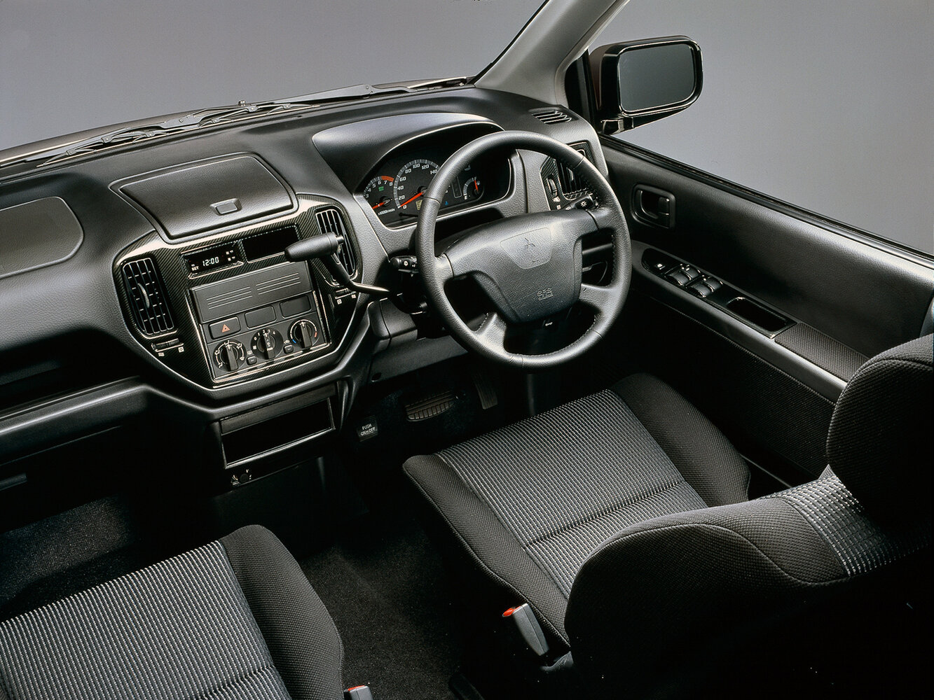 Mitsubishi Dingo, I facelift, 2001–2003, Hatchback 5 door: Dashboard