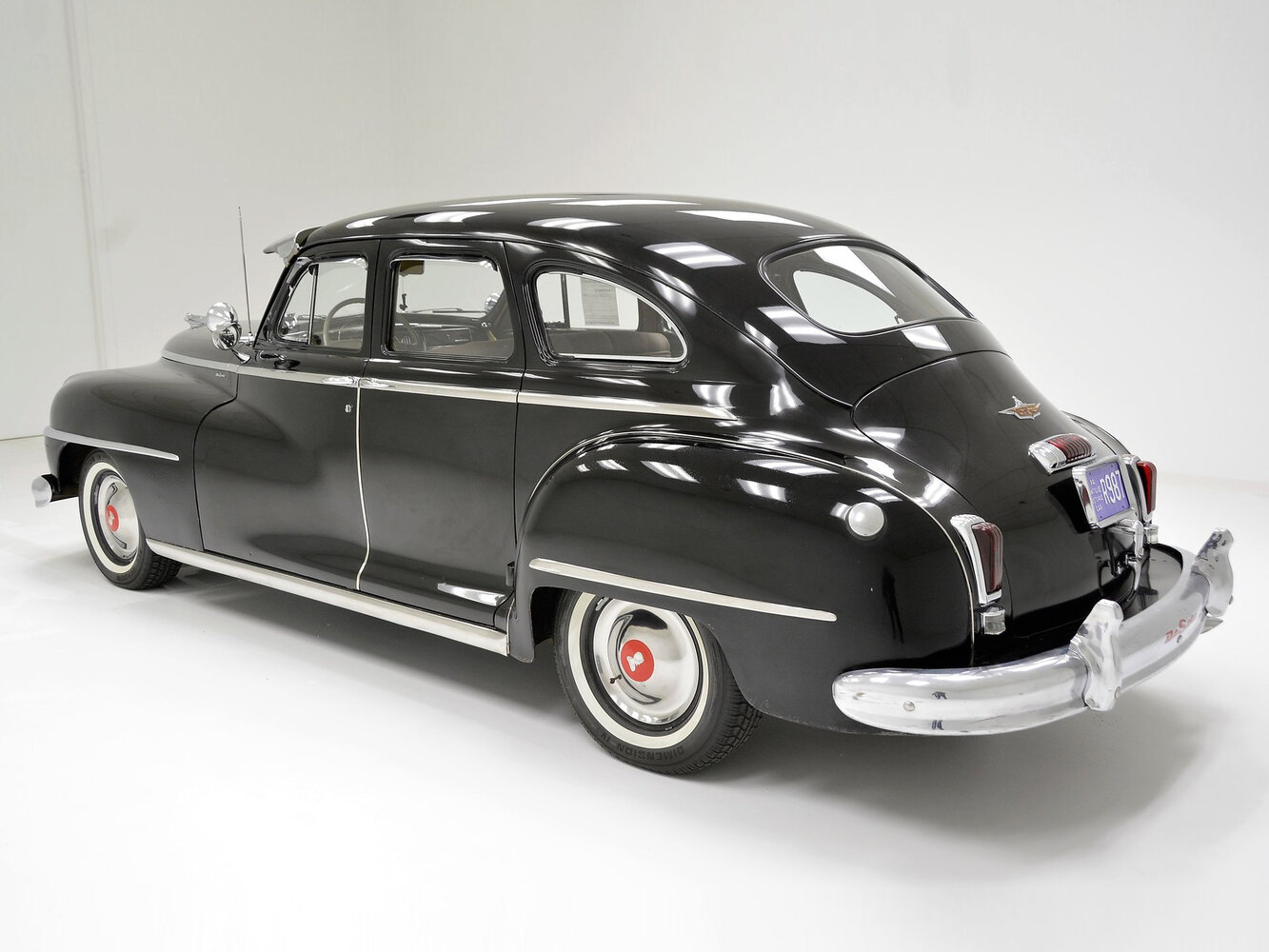 DeSoto Deluxe, , 1946–1952, Седан: Вид сзади в три четверти
