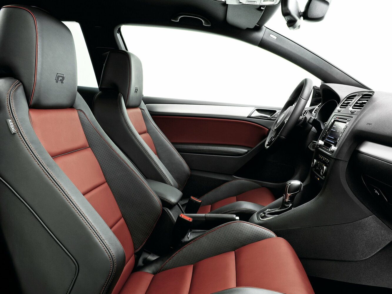 Volkswagen Golf R, VI, 2009–2013, Хэтчбек 3 дв.: Передняя часть салона