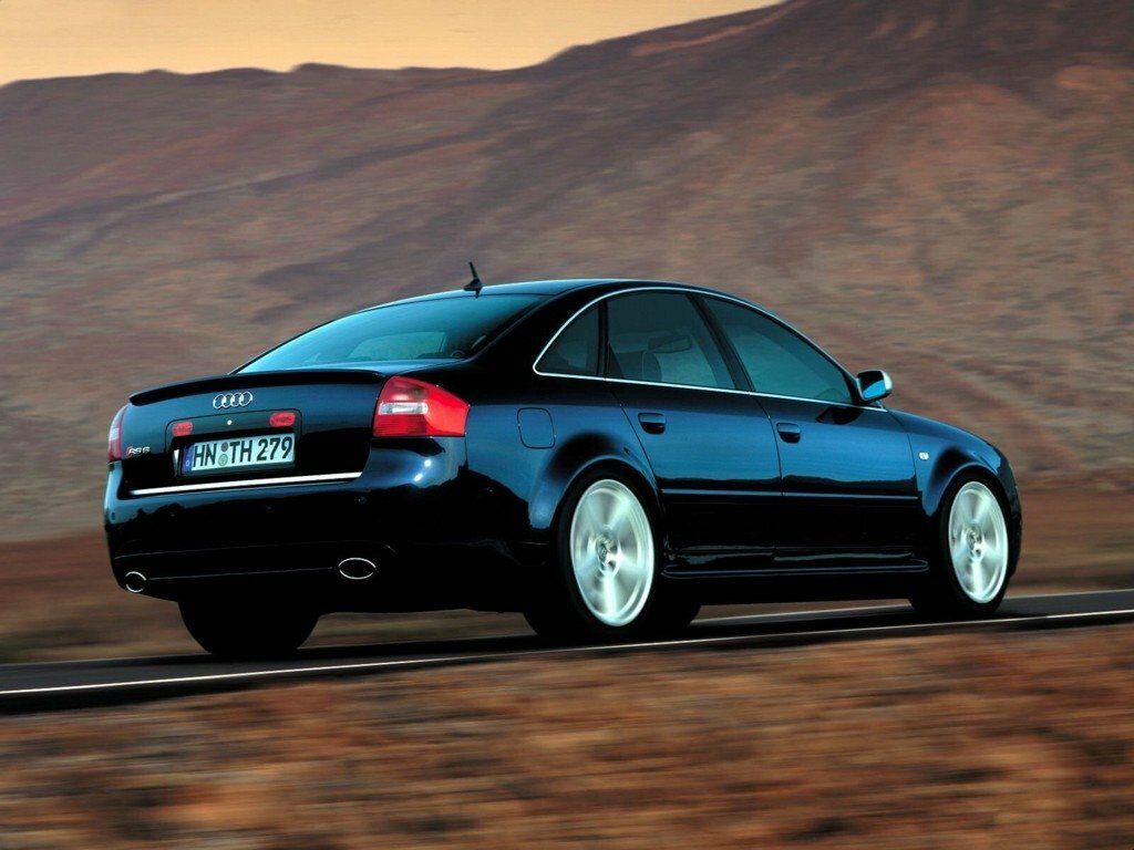 Audi RS 6, I (C5), 2002–2006, Седан: Вид сзади в три четверти
