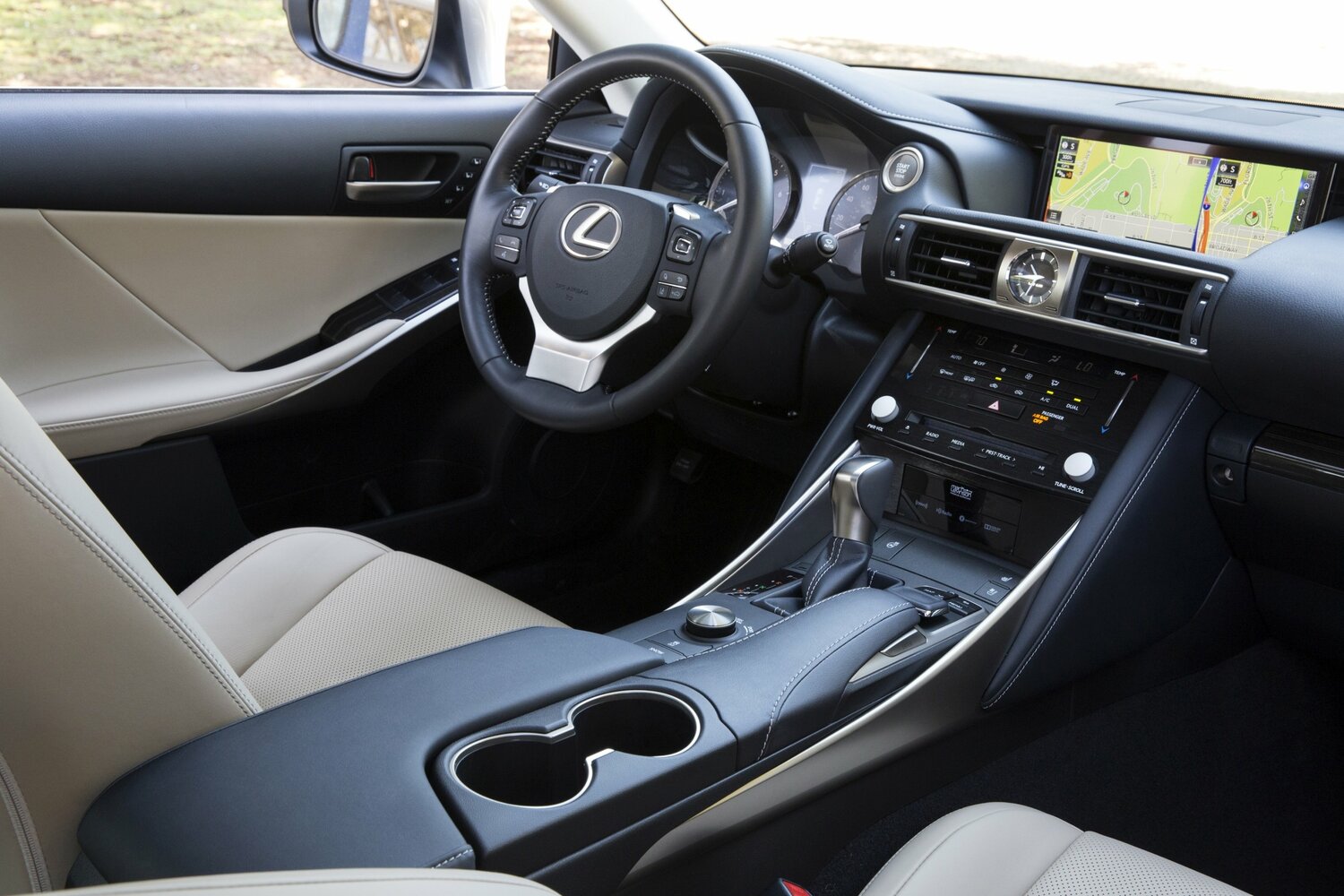 Lexus IS, III Рестайлинг, 2016–2020, Седан: Передняя часть салона