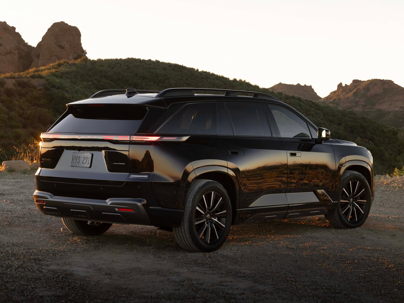 Subaru Getaway, , 2026–2026, SUV 5 door: Rear three-quarter view
