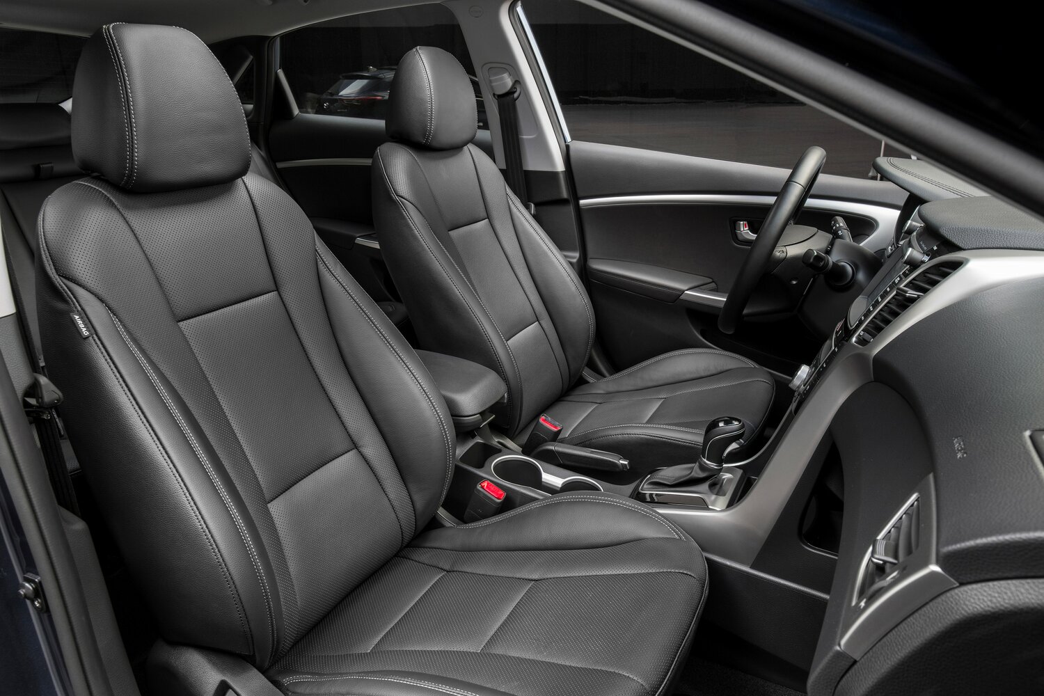 Hyundai Elantra, V (MD) Рестайлинг, 2013–2016, Хэтчбек 5 дв. GT: Передняя часть салона