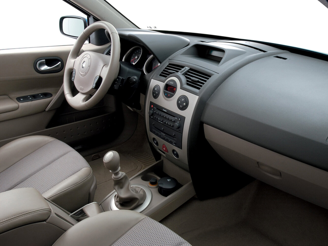 Renault Megane, II, 2002–2006, Sedan: Front cabin
