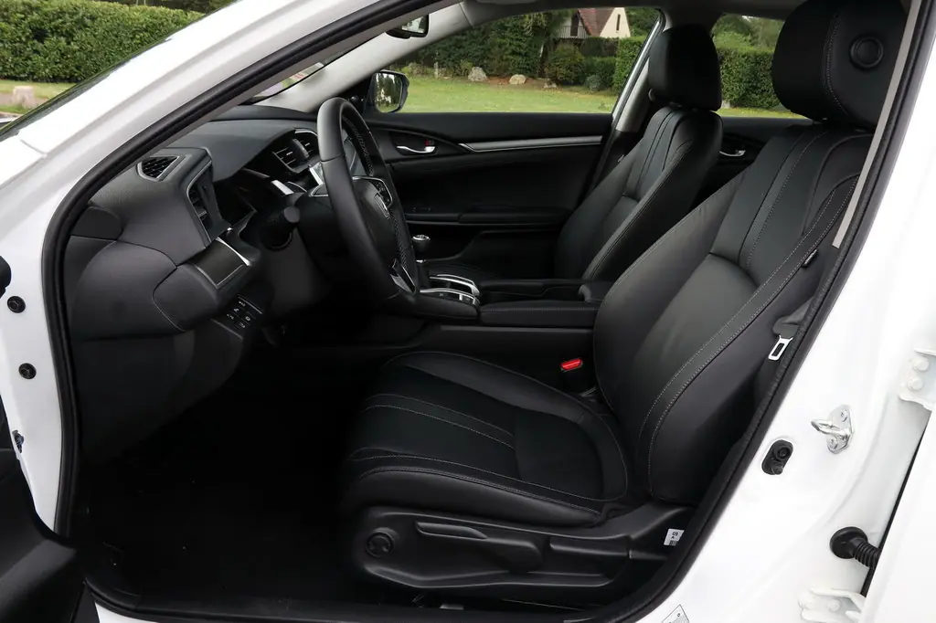 Honda Civic, 10 поколение, FC, Седан, Европа, 12.2016 - 07.2019: фото поколения 25