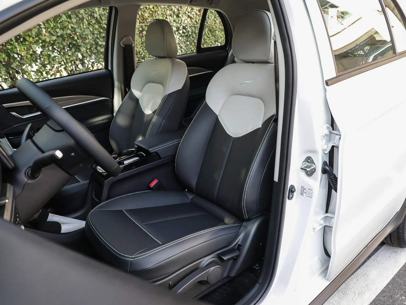 Yudo Yuntu, , 2023–2026, SUV 5 door: Front cabin