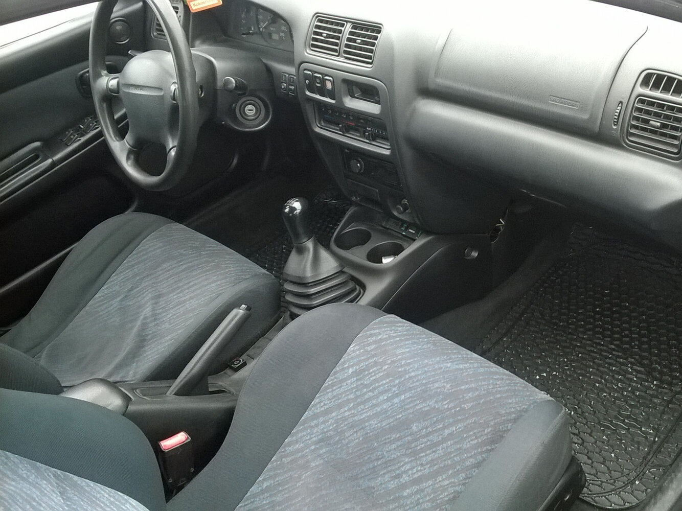 Mazda 323, V (BA), 1994–2000, Hatchback 3 door: Front cabin