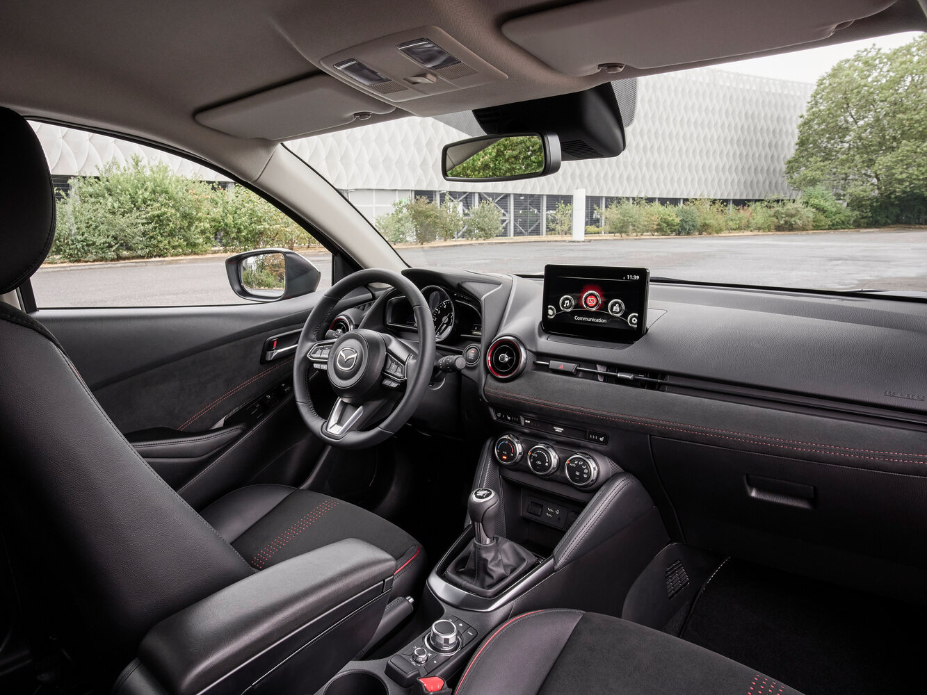 Mazda 2, III (DJ) facelift 2, 2023–2026, Hatchback 5 door: Front cabin