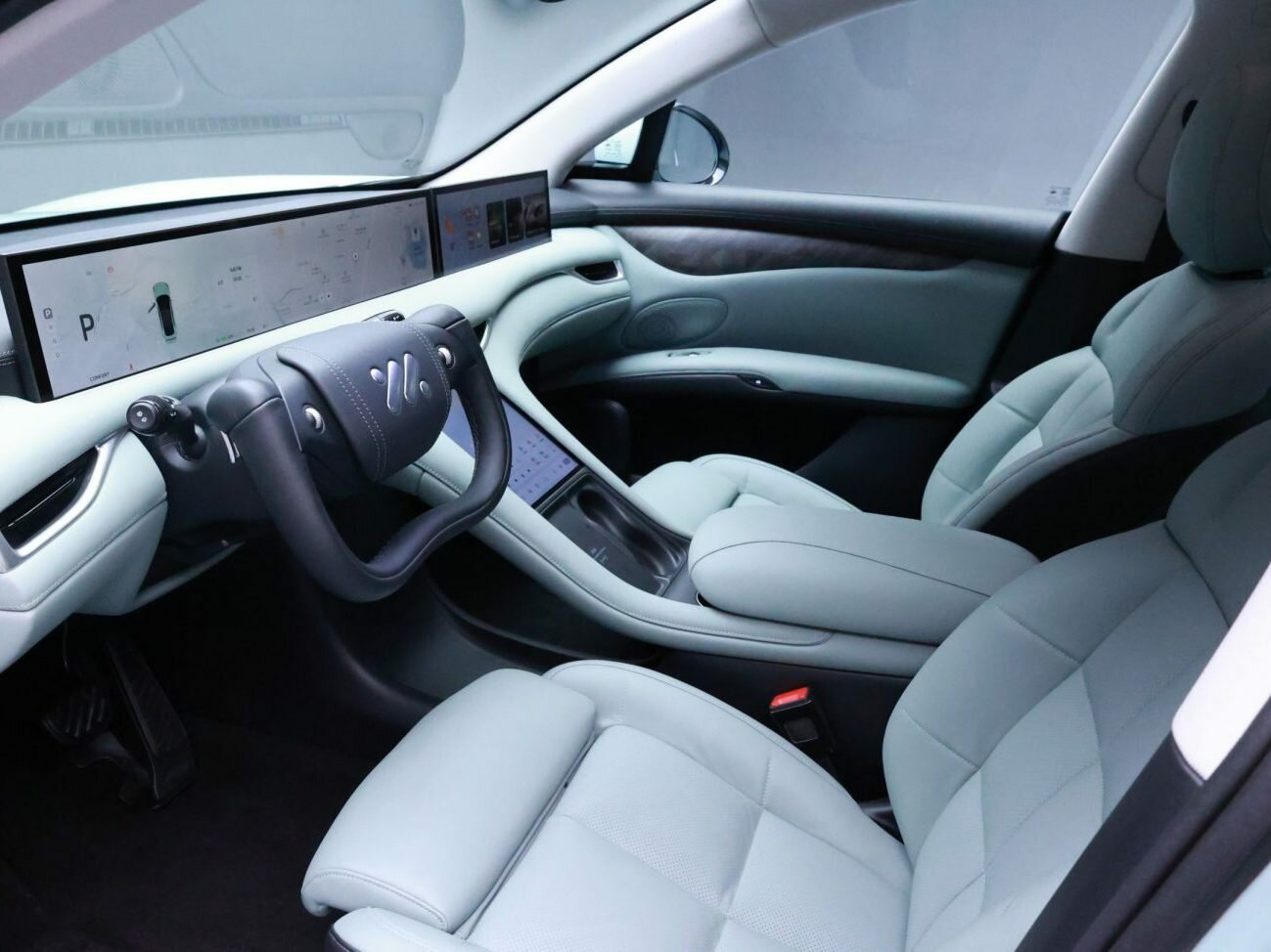 IM Motors (Zhiji) LS6, II, 2024–2025, Внедорожник 5 дв.: Передняя часть салона