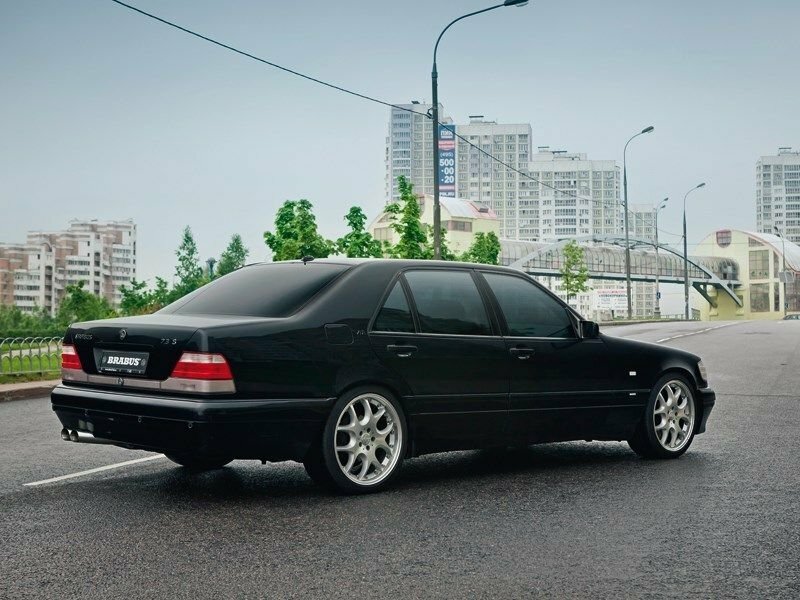 Brabus 7.3S, , 1991–1998, Sedan: Rear three-quarter view