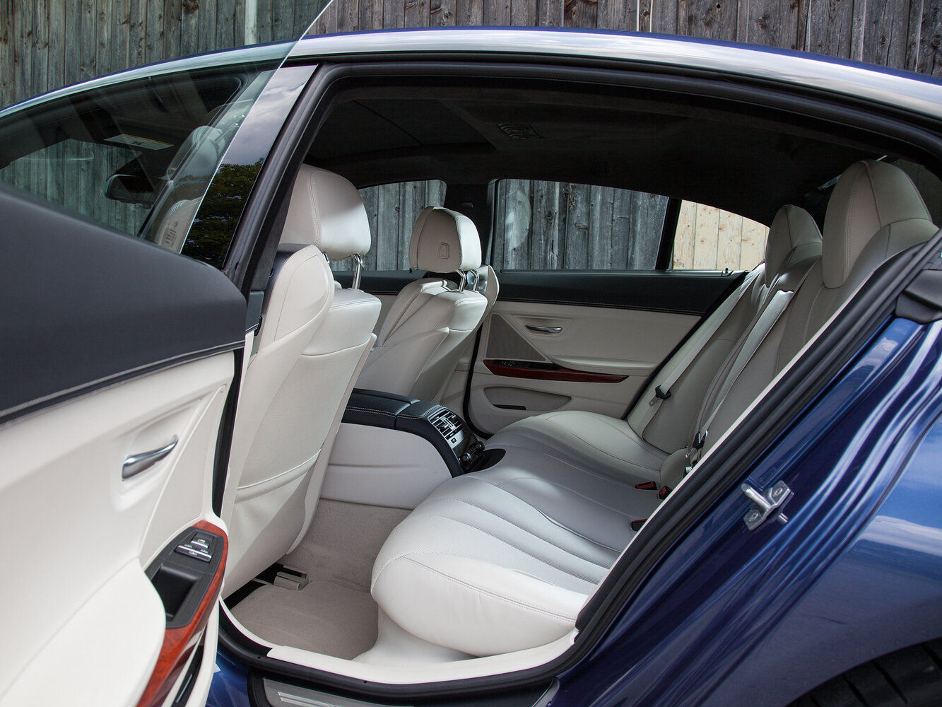 Alpina B6, F12/F13, 2011–2015, Седан: Задняя часть салона