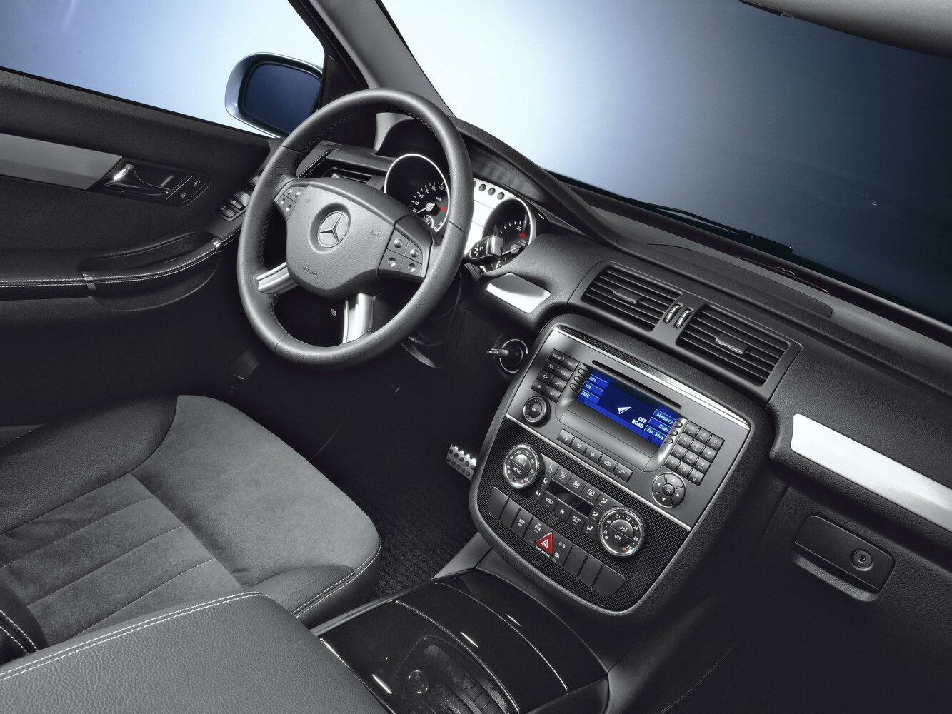 Mercedes-Benz R-Класс, I, 2005–2007, Минивэн Long: Передняя часть салона