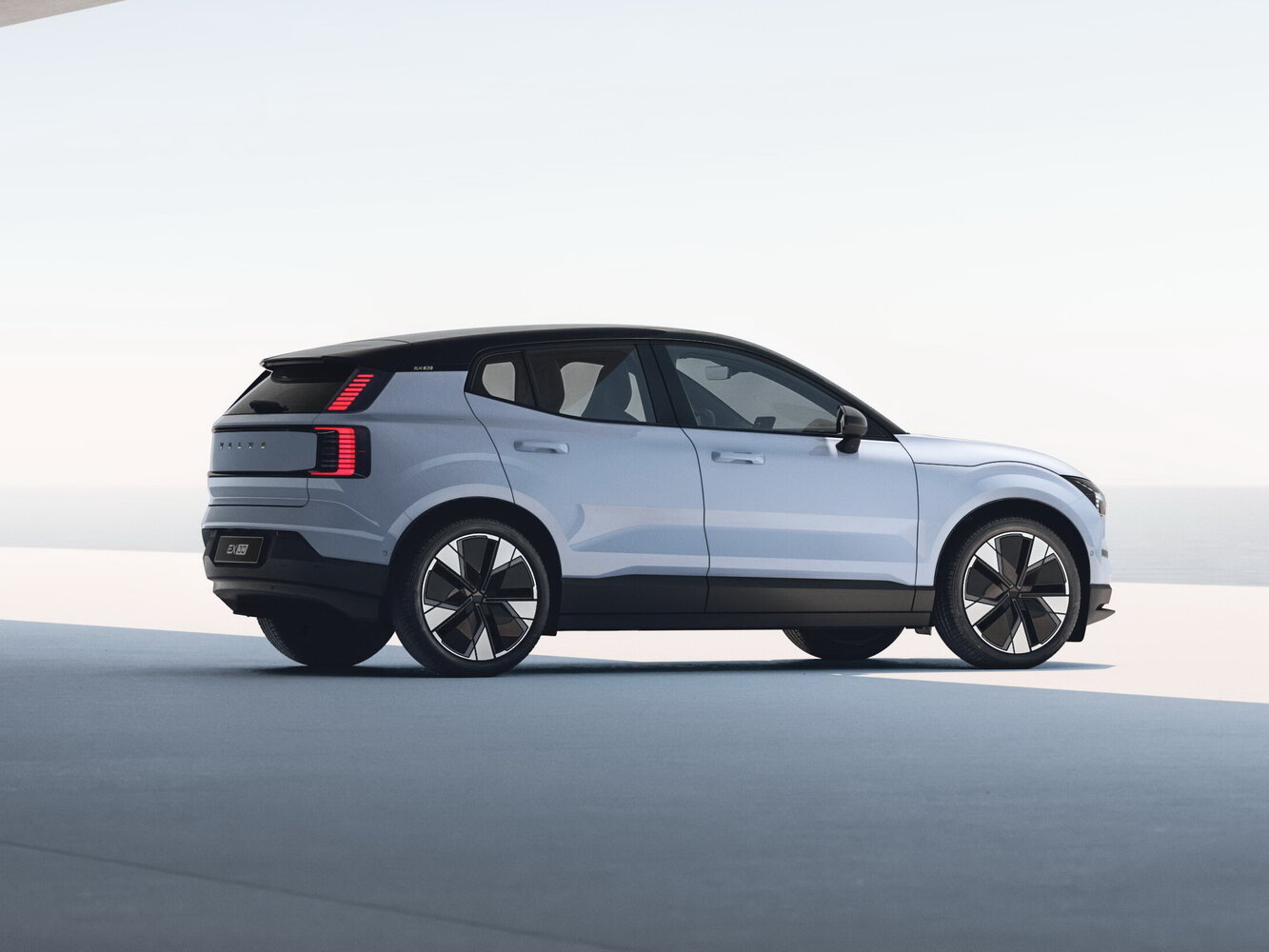 Volvo EX30, , 2023–2026, SUV 5 door: Rear three-quarter view