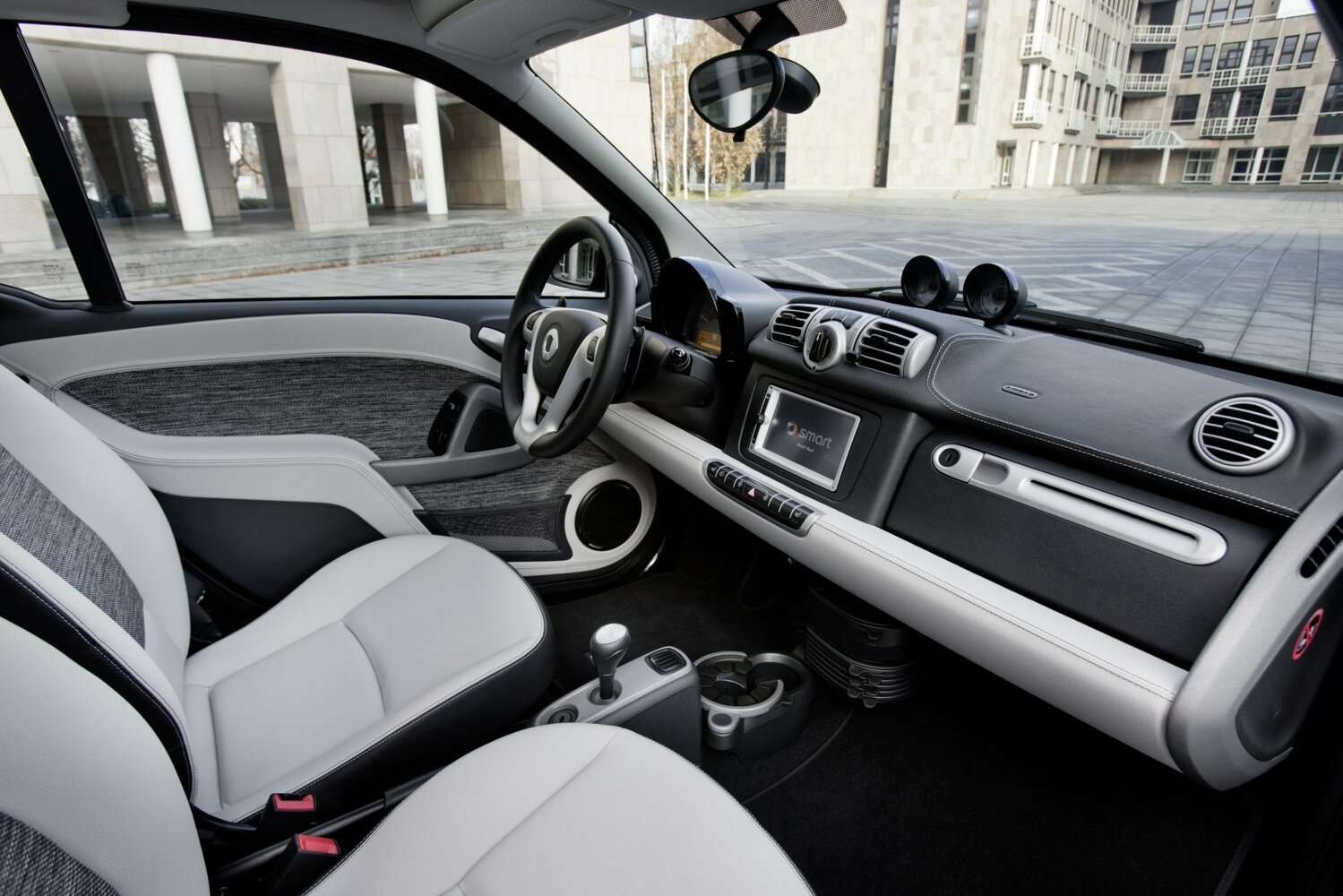 Smart Fortwo, II, 2007–2015, Hatchback 3 door: Front cabin