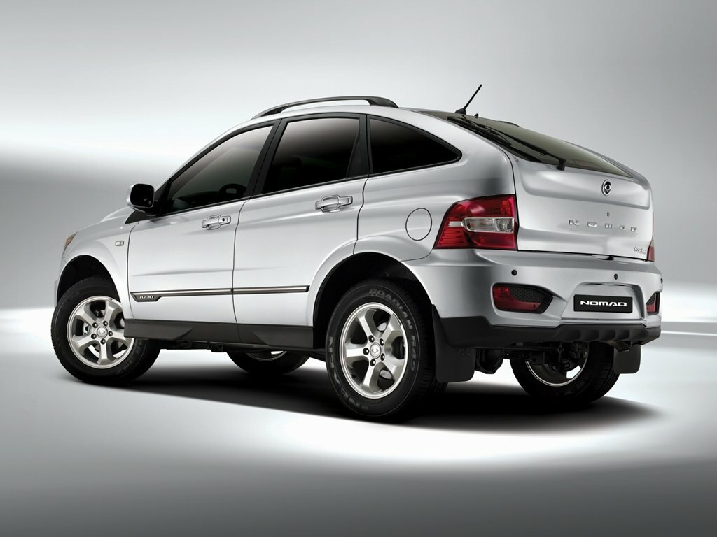 SsangYong Nomad, , 2013–2017, SUV 5 door: Rear three-quarter view