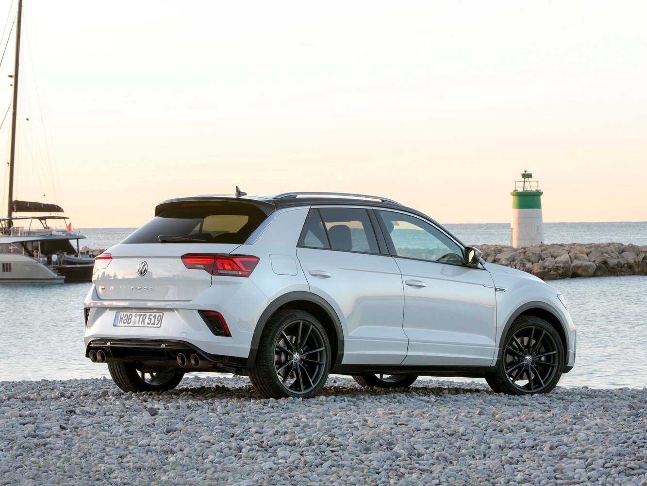 Volkswagen T-Roc R, I, 2019–2021, Внедорожник 5 дв.: Вид сзади в три четверти