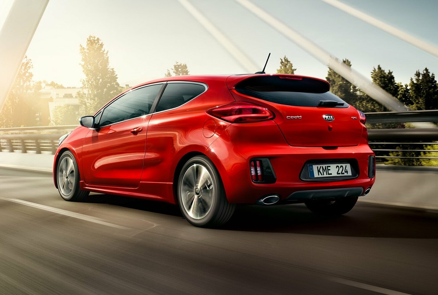 Kia Ceed, II facelift, 2015–2018, Hatchback 3 door: Rear three-quarter view
