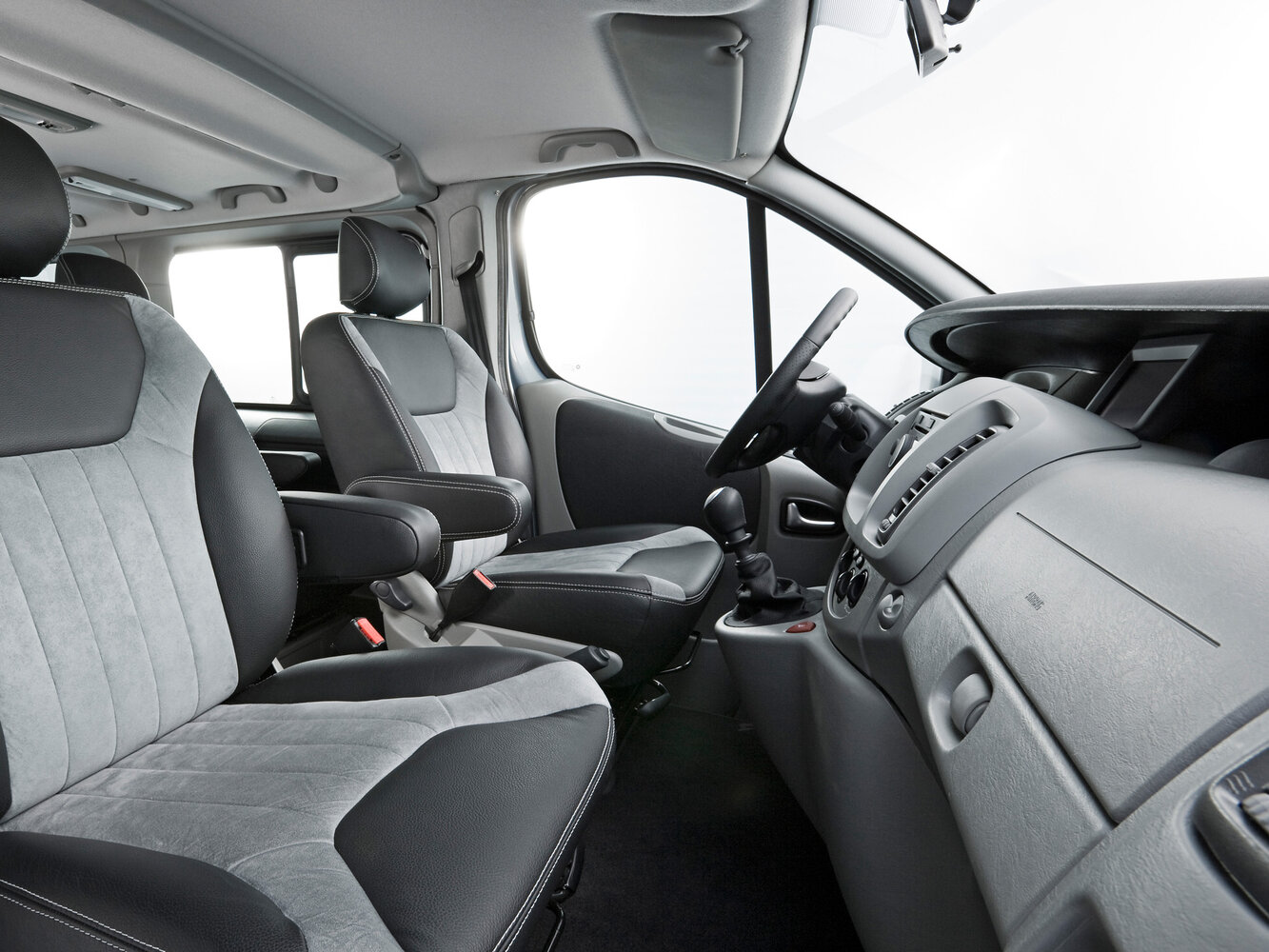 Opel Vivaro, A Рестайлинг, 2006–2014, Минивэн: Передняя часть салона