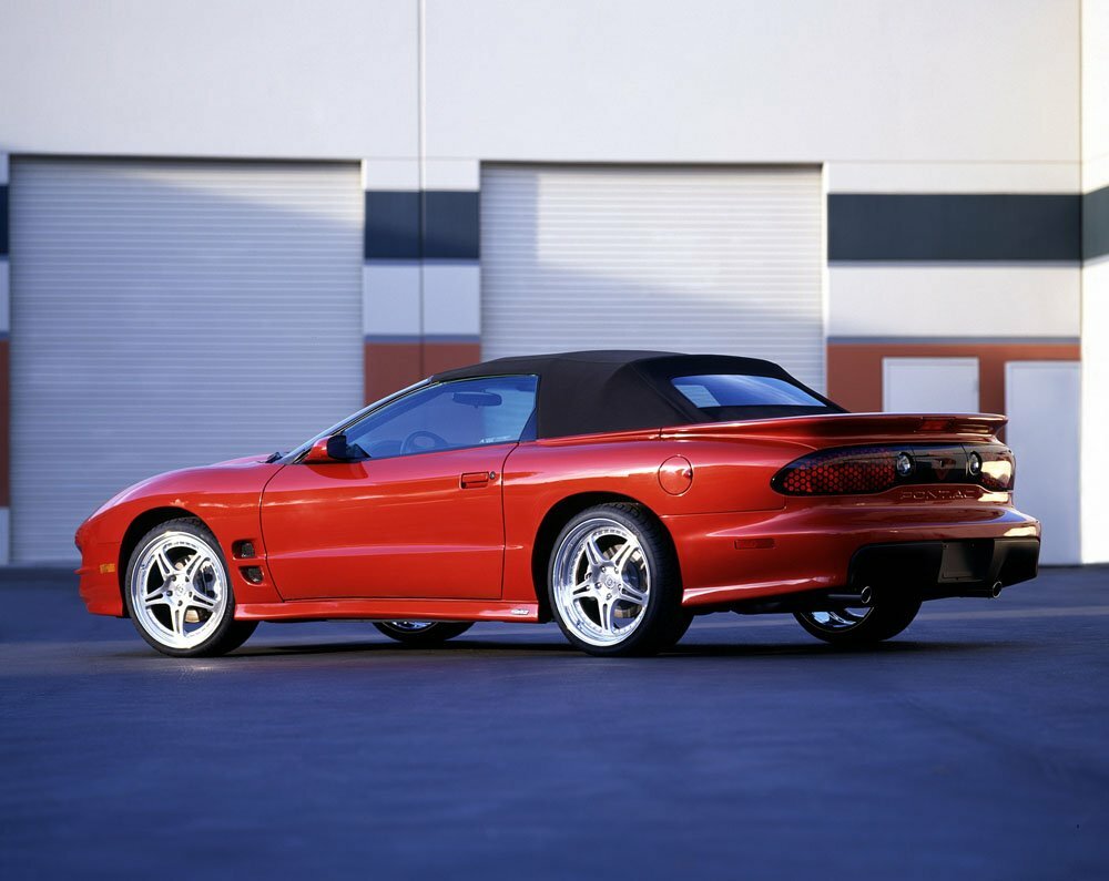 Pontiac Firebird, IV, 1993–2002, Кабриолет: Вид сзади в три четверти