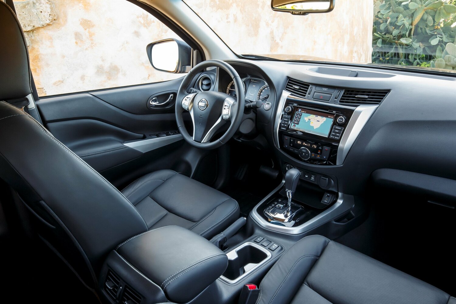 Nissan Navara (Frontier), IV (D23), 2014–2026, Pickup Двойная кабина Double-Cab: Front cabin