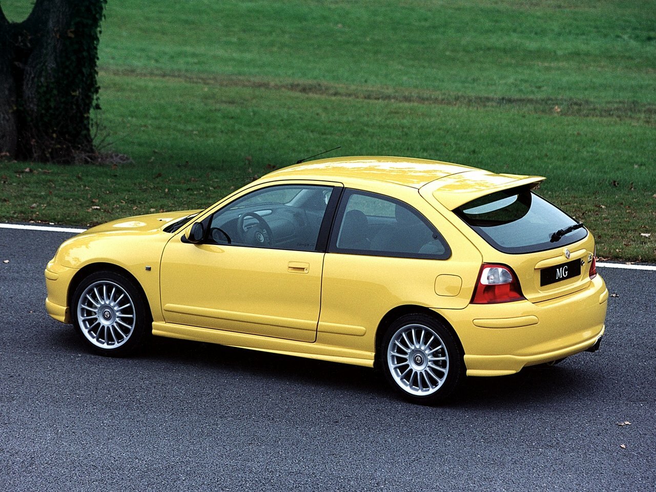 MG ZR, , 2001–2005, Хэтчбек 3 дв.: Вид сбоку
