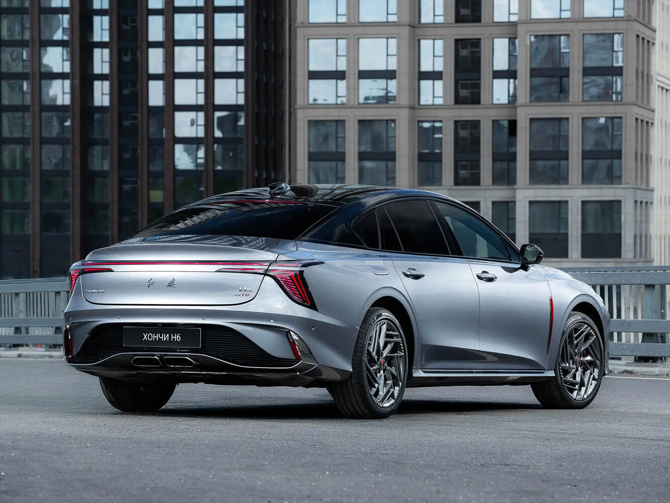 Hongqi H6, , 2023–2026, Лифтбек: Вид сзади в три четверти