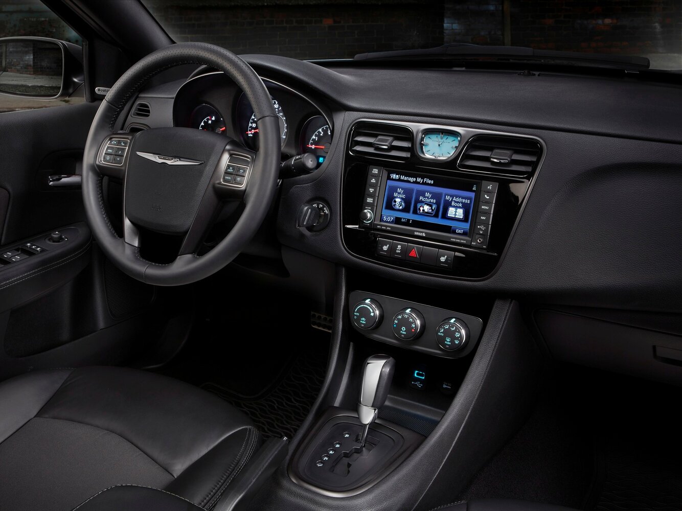 Chrysler 200, I, 2010–2014, Седан: Передняя часть салона