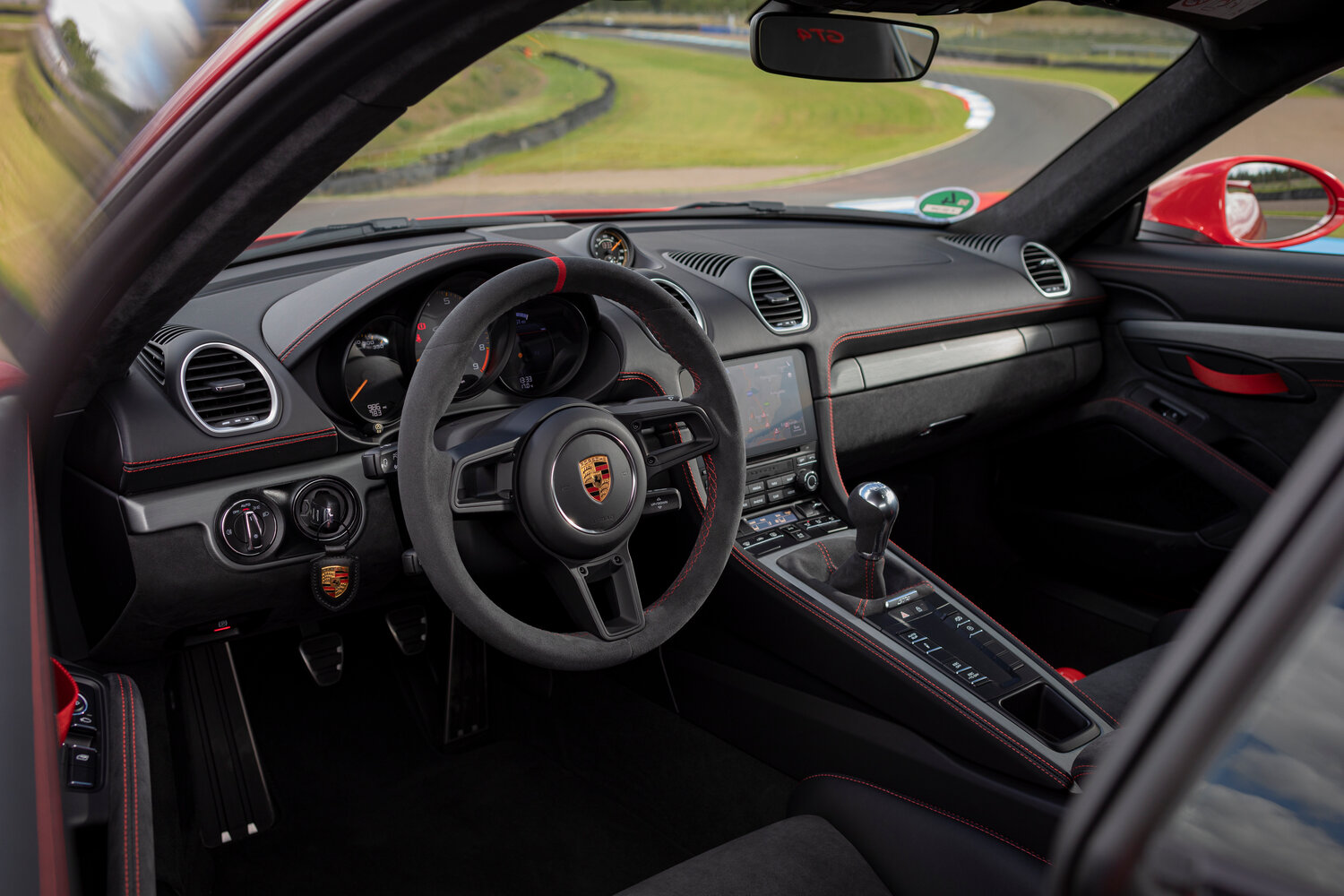 Porsche Cayman GT4, II 718 (982), 2019–2026, Купе: Передняя панель