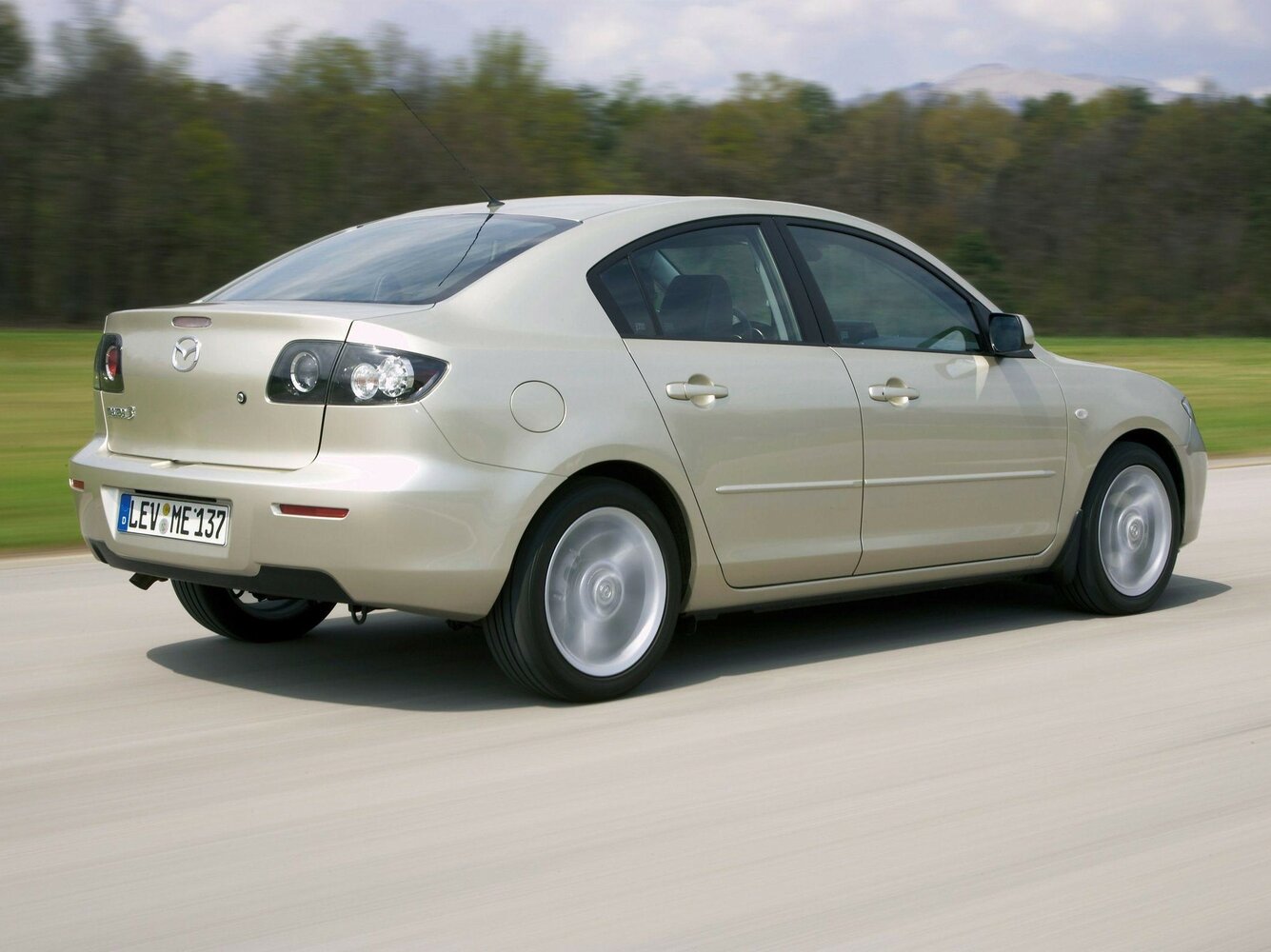 Mazda 3, I (BK) facelift, 2006–2009, Sedan: Rear three-quarter view