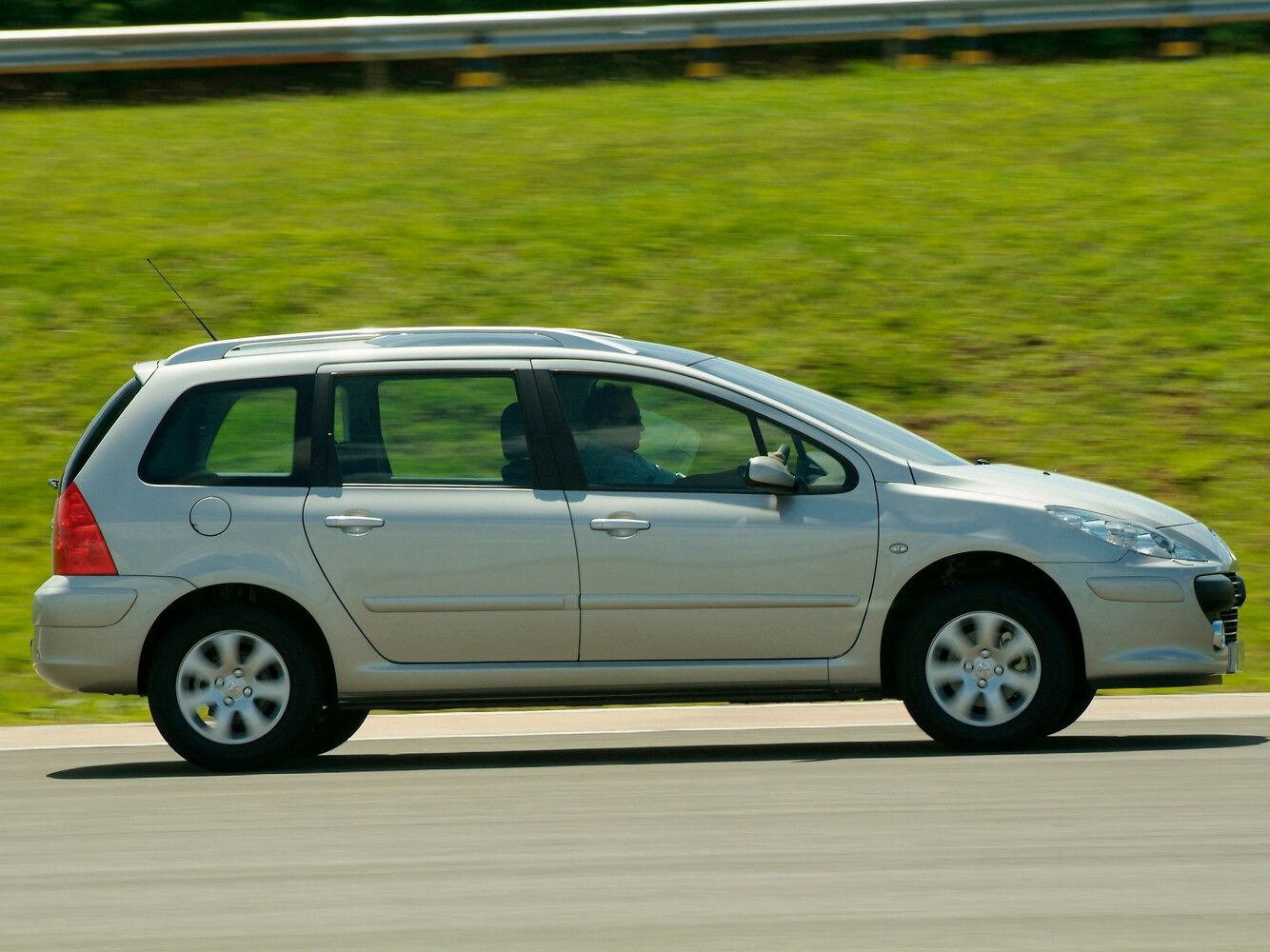 Peugeot 307, I Рестайлинг, 2005–2008, Универсал 5 дв.: Вид сбоку