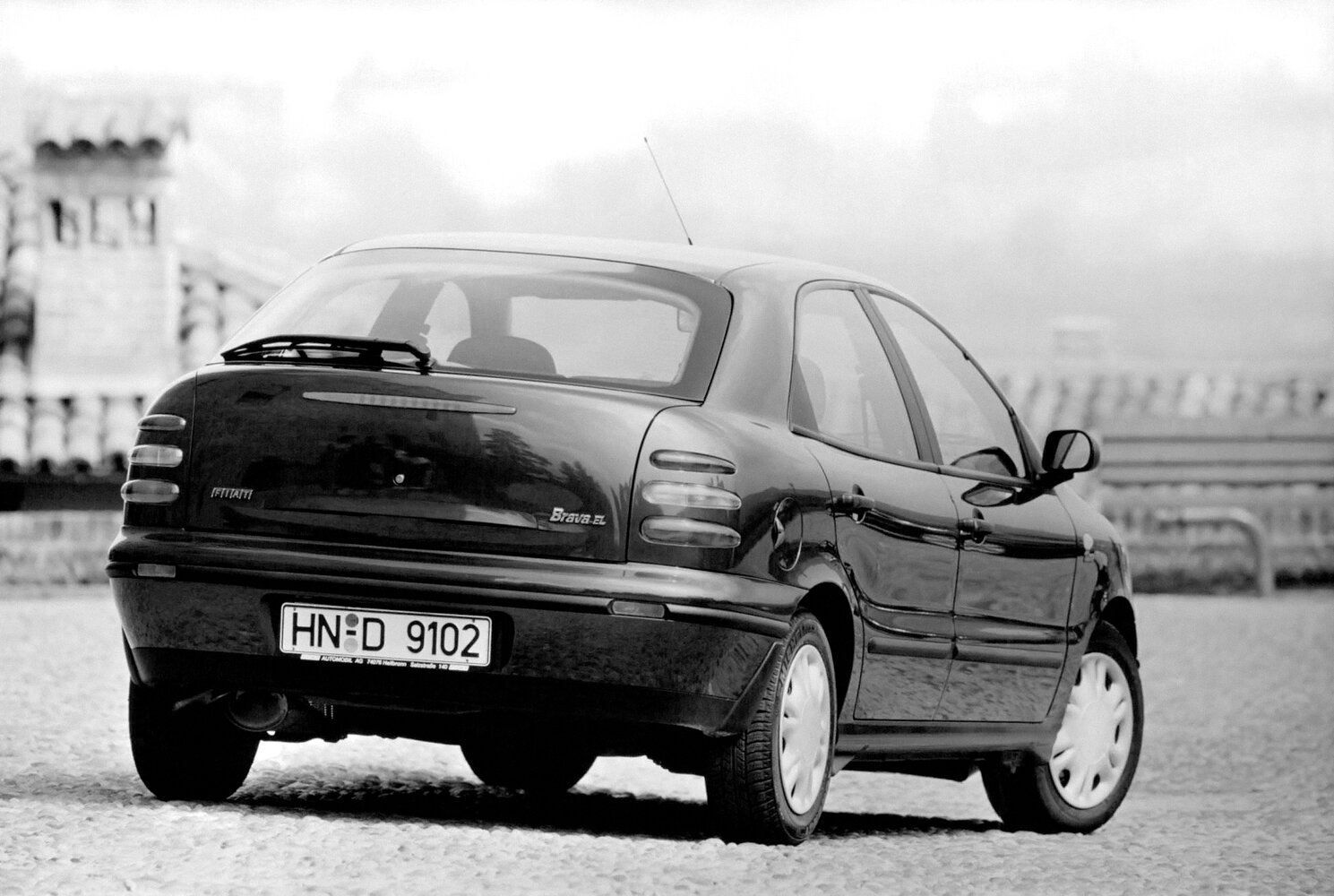 Fiat Brava, , 1995–2001, Хэтчбек 5 дв.: Вид сзади в три четверти