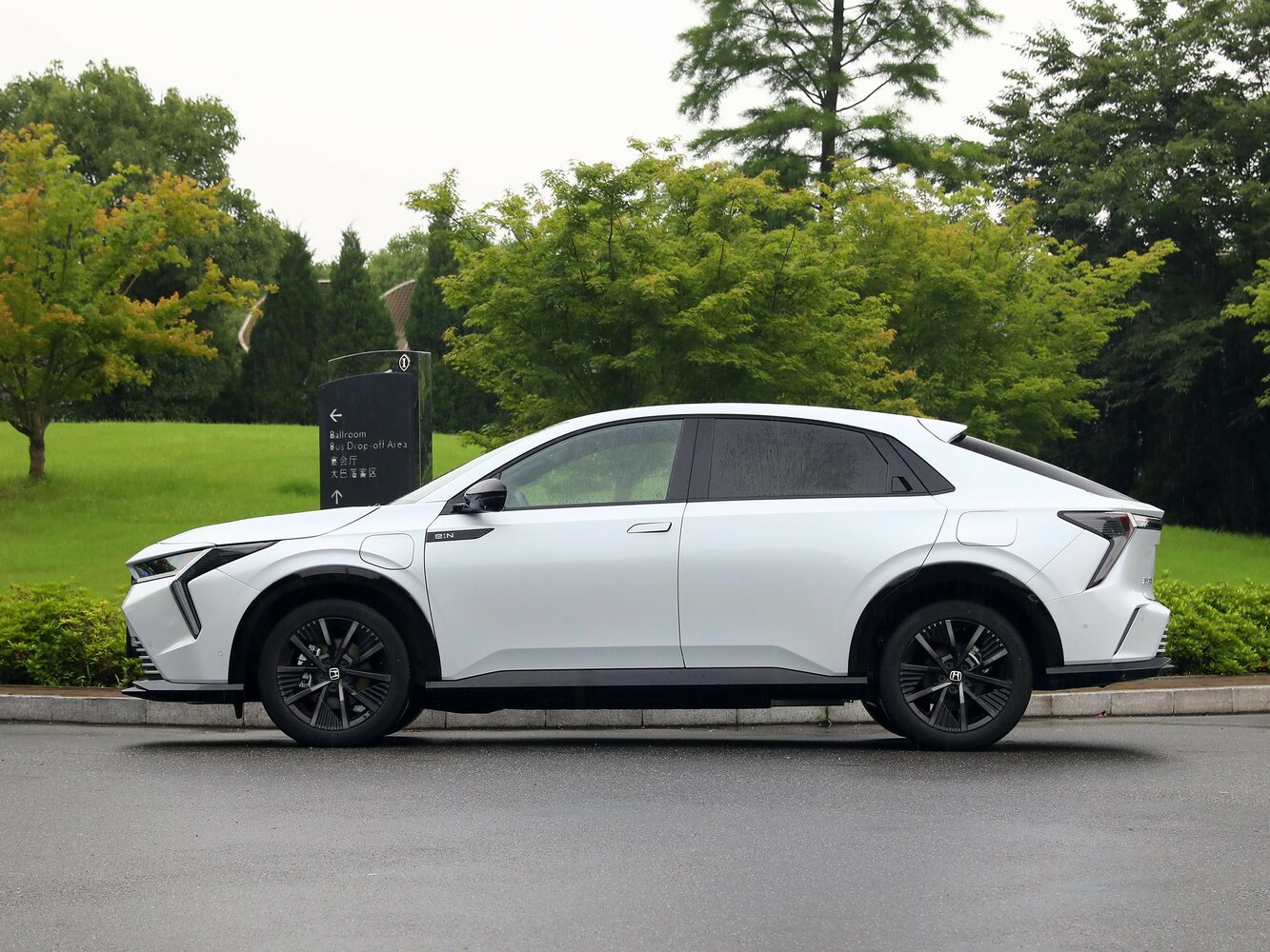 Honda E-ns2, , 2024–2026, SUV 5 door: Side view