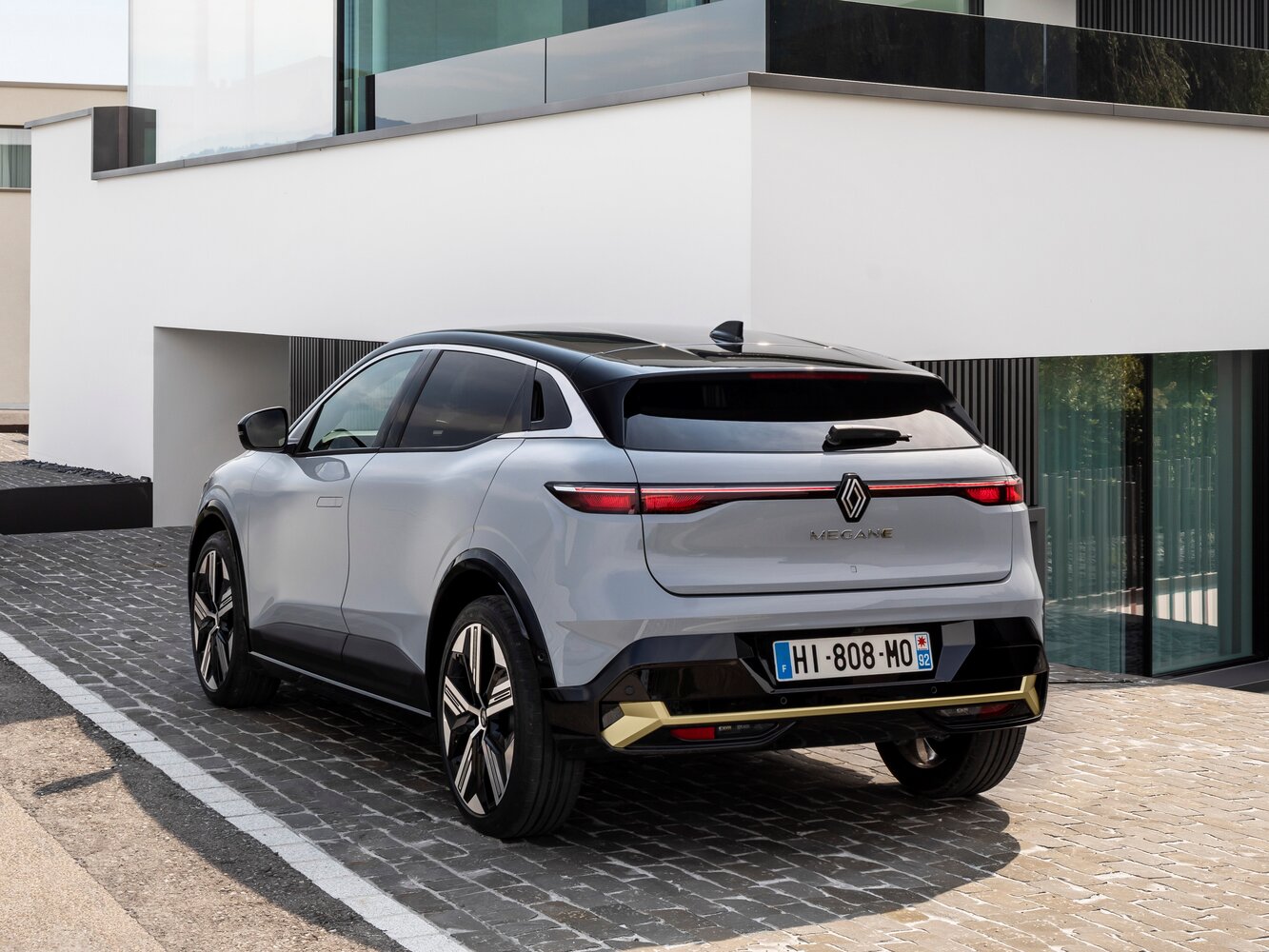 Renault Megane E-Tech, I, 2021–2026, Внедорожник 5 дв.: Вид сзади в три четверти