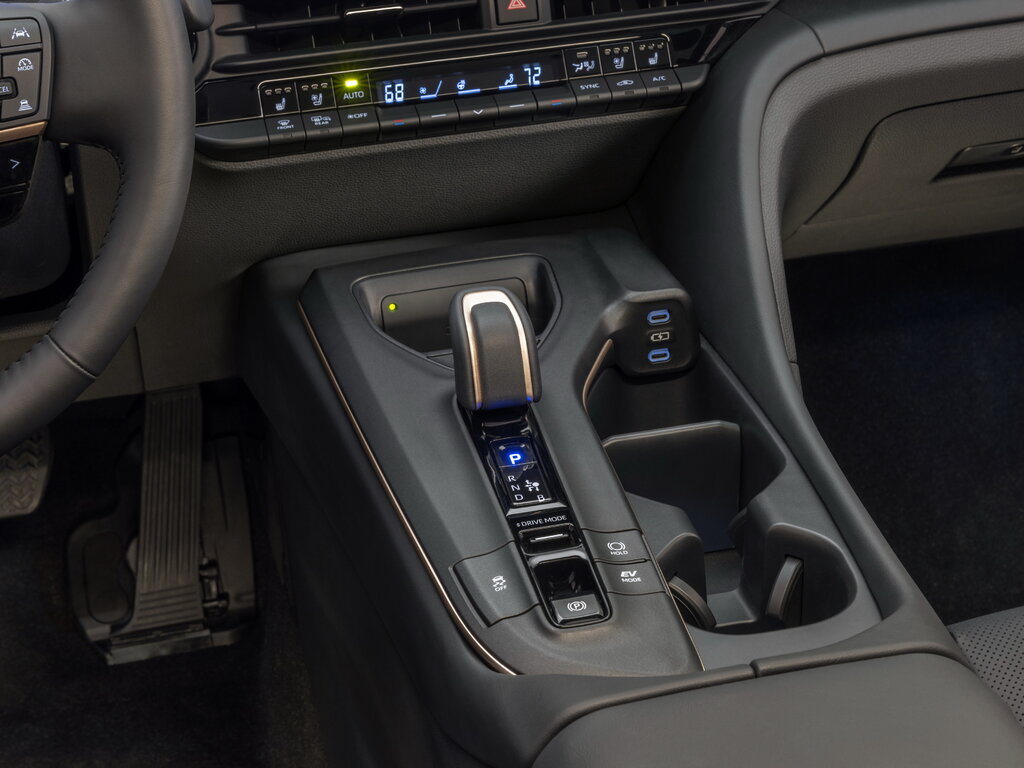 Toyota Crown, 16 поколение, Седан, США, 07.2022 - н.в.: фото поколения 11