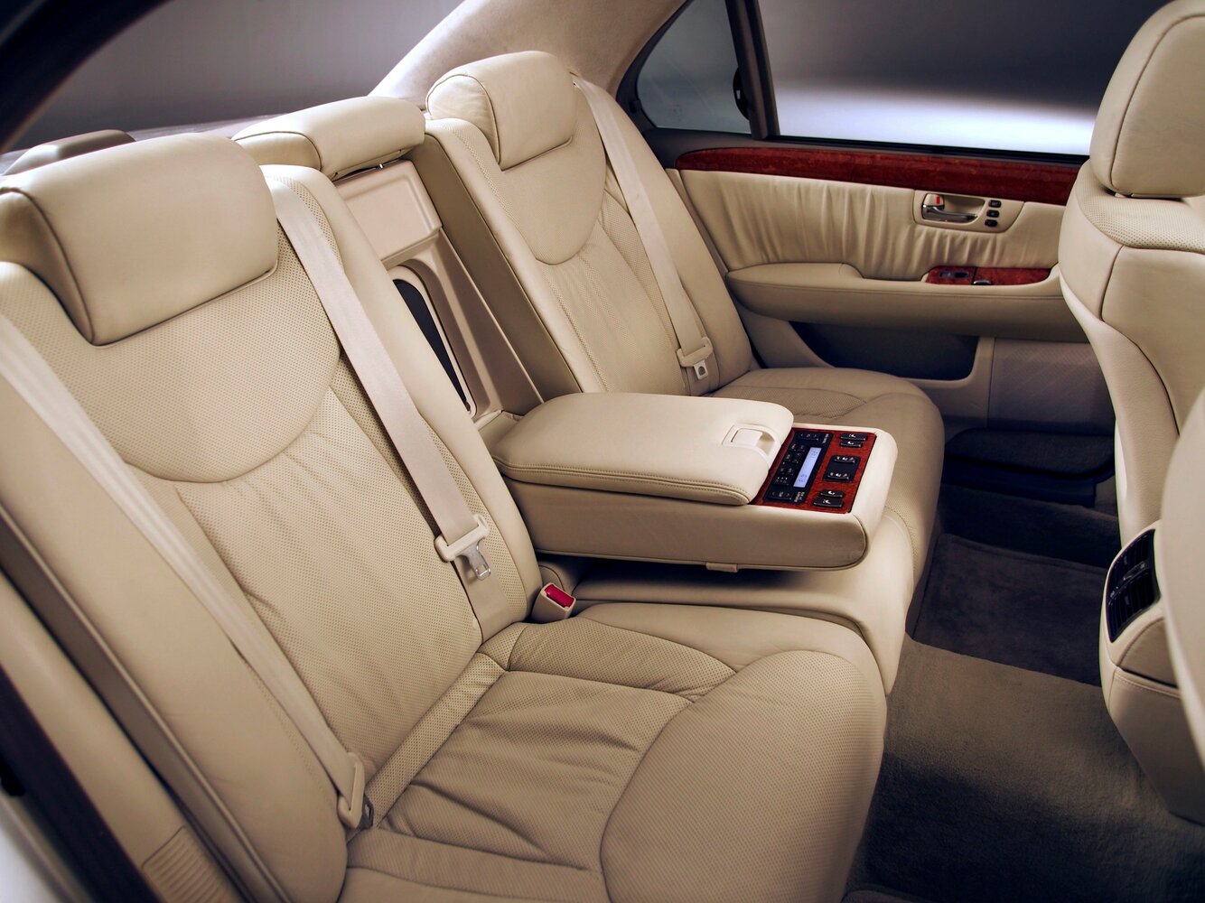 Lexus LS, III Рестайлинг, 2003–2006, Седан: Задняя часть салона
