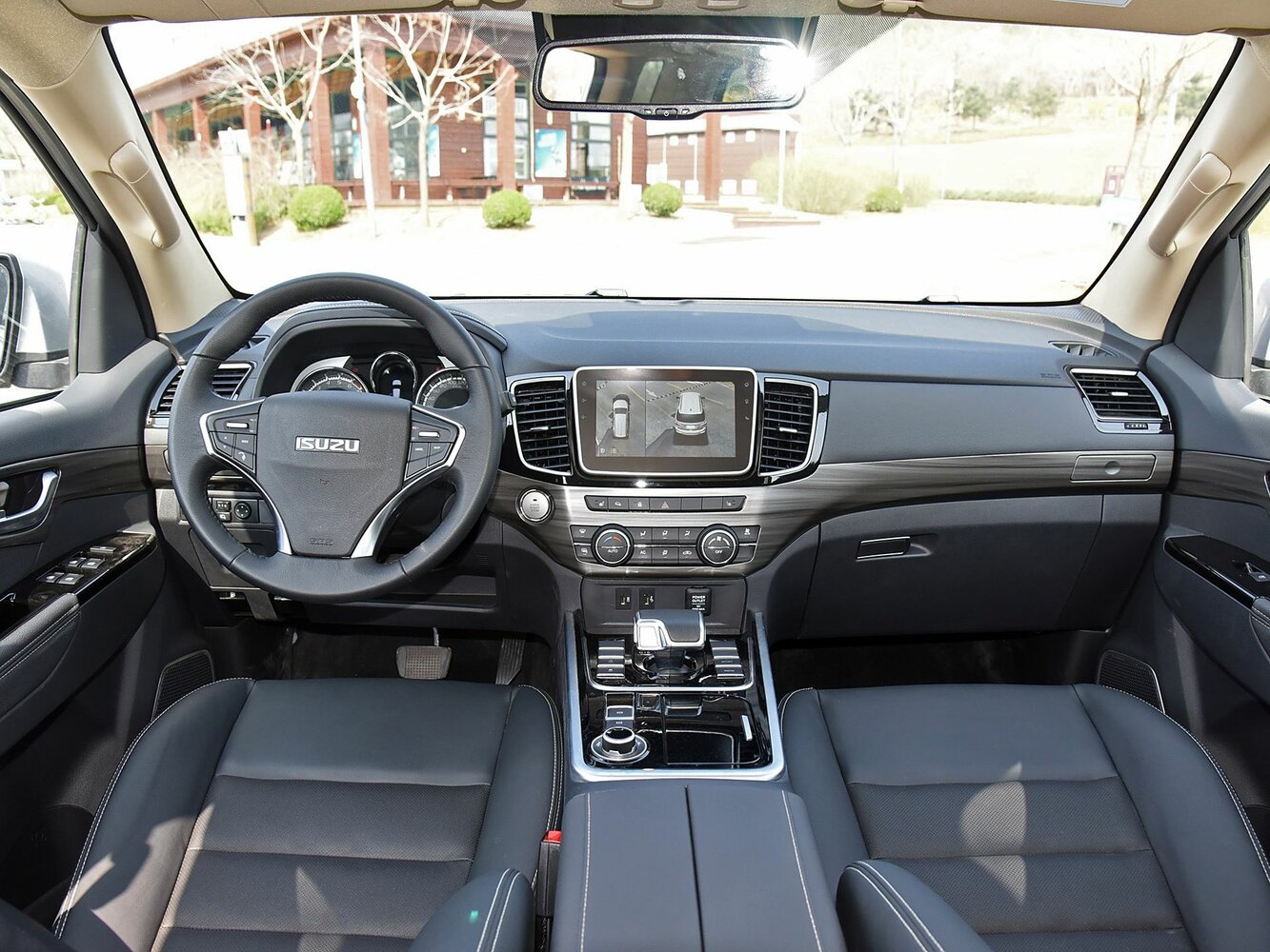 Isuzu MU-X, I facelift (China Market), 2017–2026, SUV 5 door: Dashboard