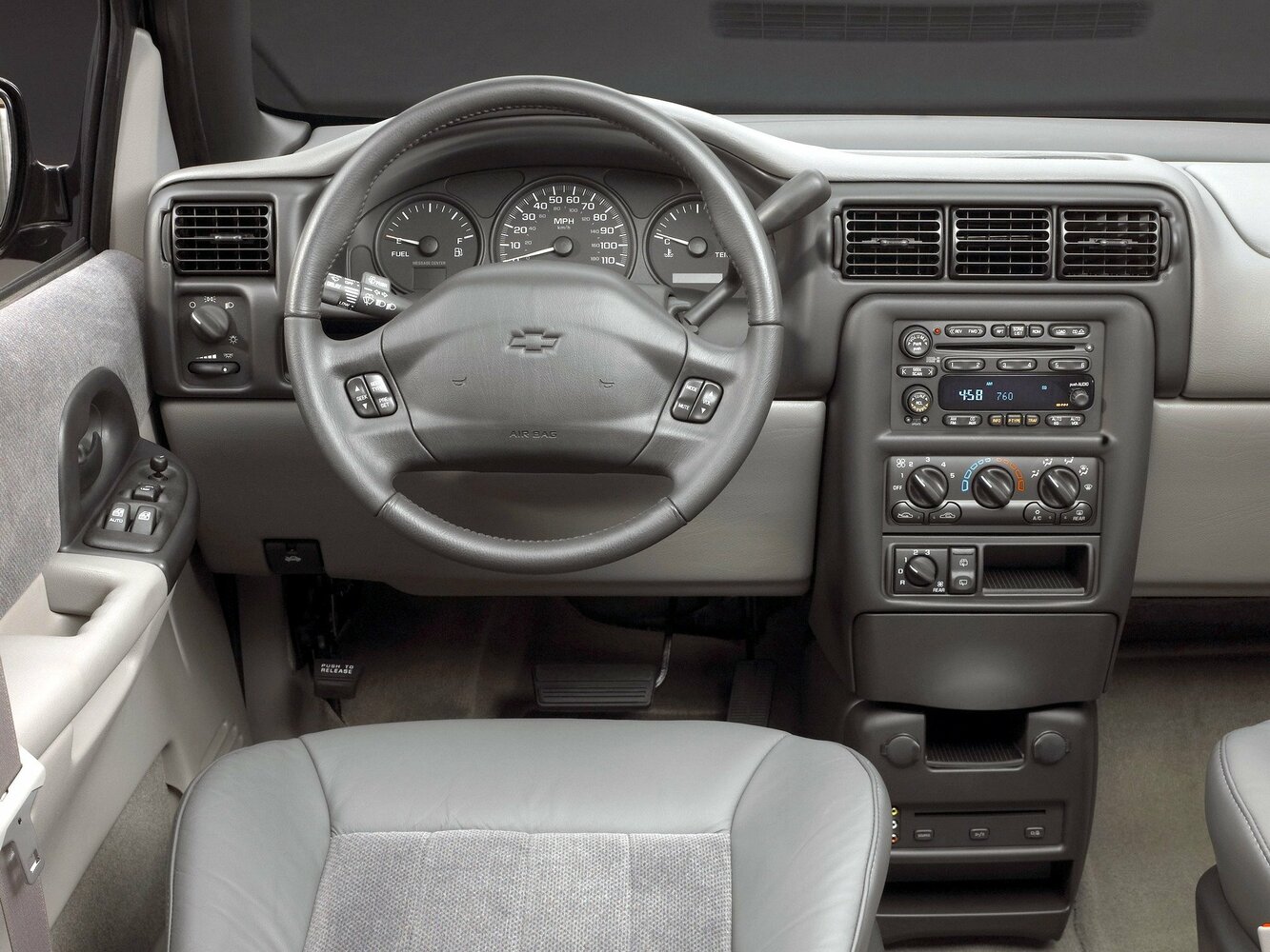 Chevrolet Venture, , 1996–2005, Compact MPV: Dashboard