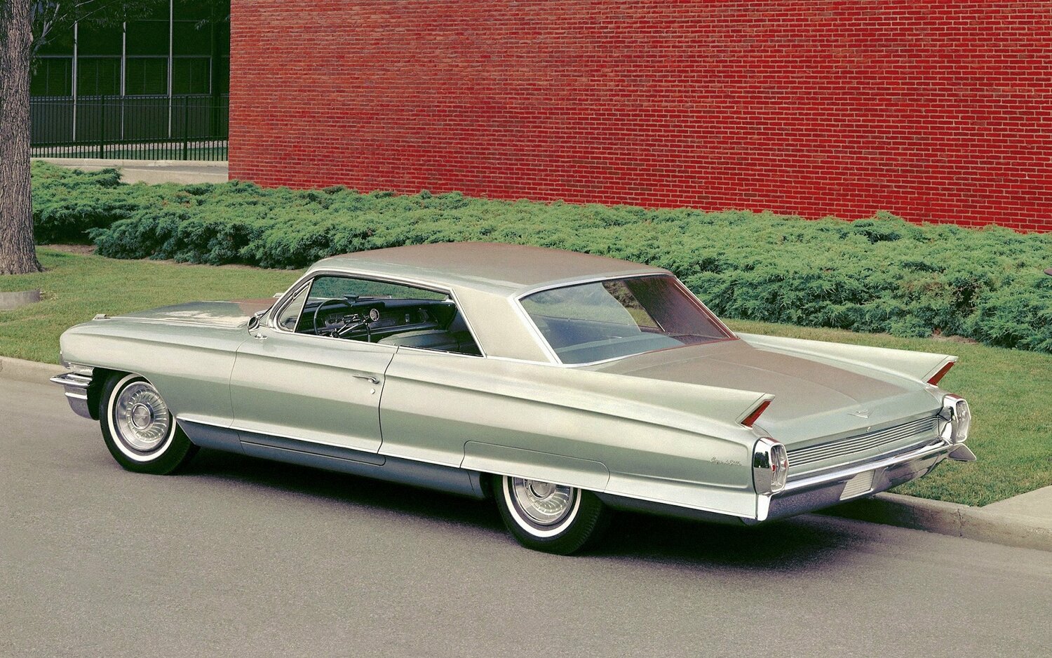 Cadillac DeVille, II, 1961–1964, Купе: Вид сзади в три четверти