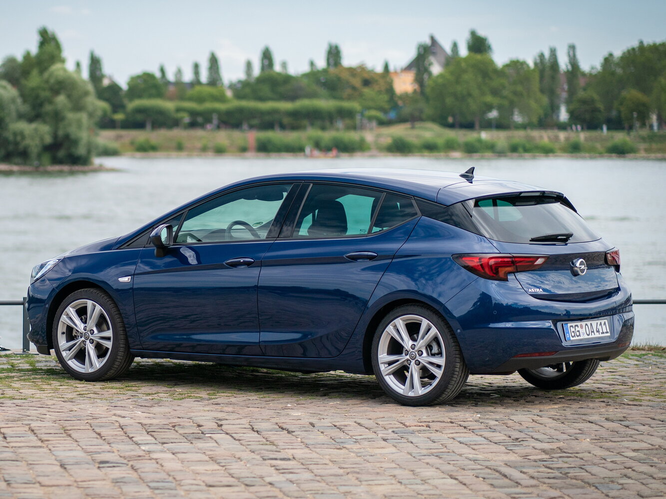 Opel Astra, K facelift, 2019–2022, Hatchback 5 door: Rear three-quarter view