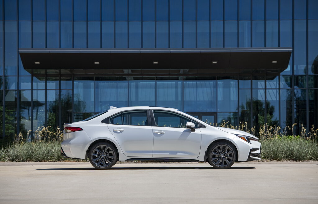 Toyota Corolla, 12 поколение, E210, рестайлинг, Седан, США, 10.2022 - н.в.: фото поколения 9