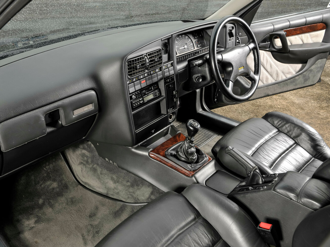 Vauxhall Lotus Carlton, , 1990–1992, Седан: Передняя часть салона