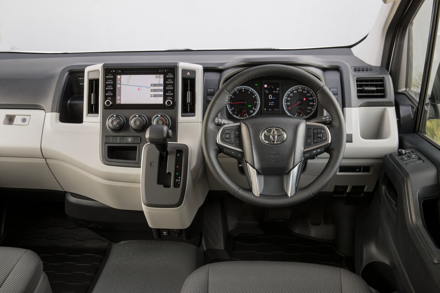 Toyota HiAce, H300, 2019–2026, Фургон: Передняя панель