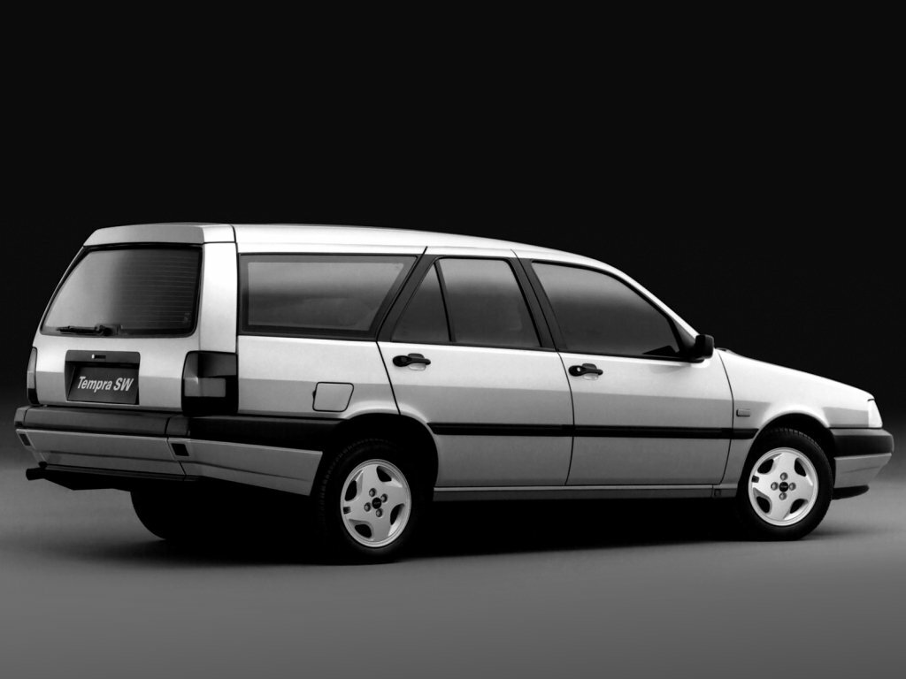 Fiat Tempra, , 1990–1999, Универсал 5 дв.: Вид сзади в три четверти