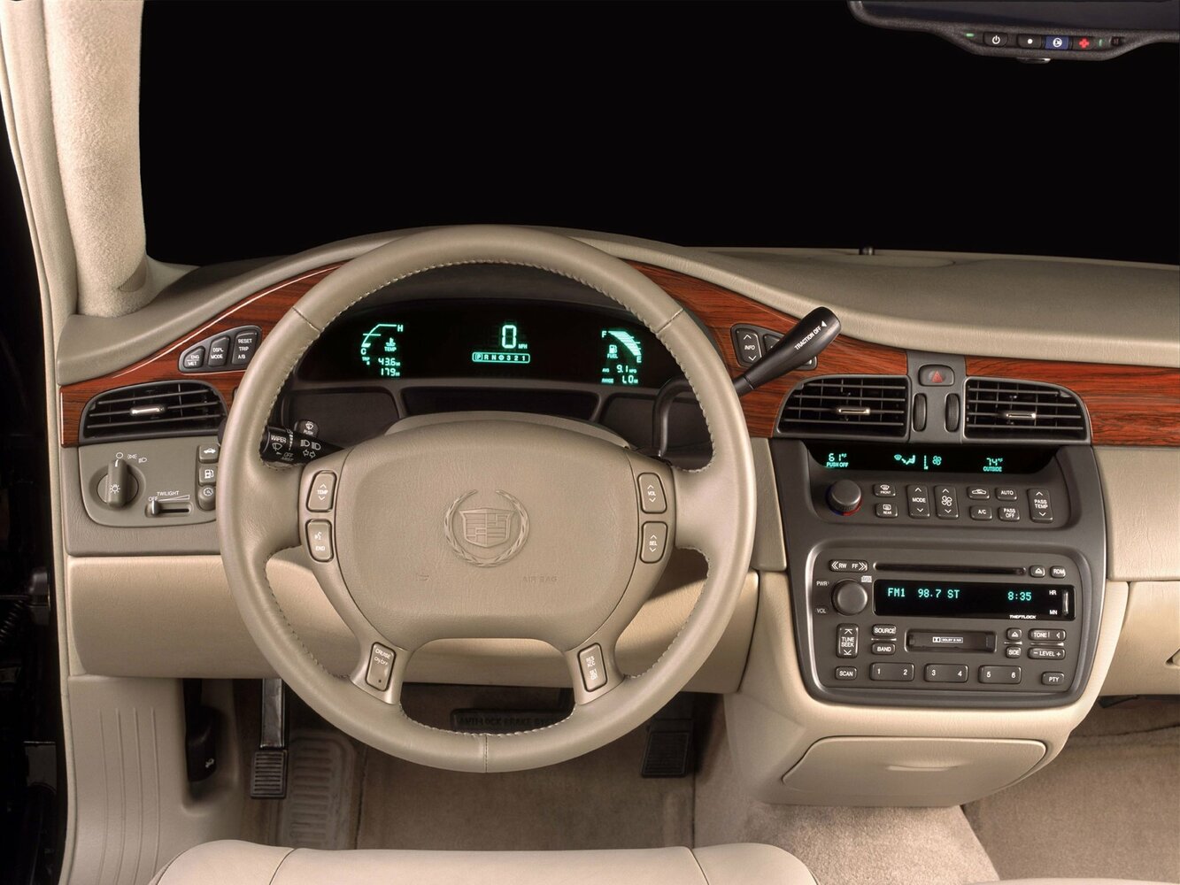Cadillac DeVille, VIII, 1999–2005, Sedan: Dashboard