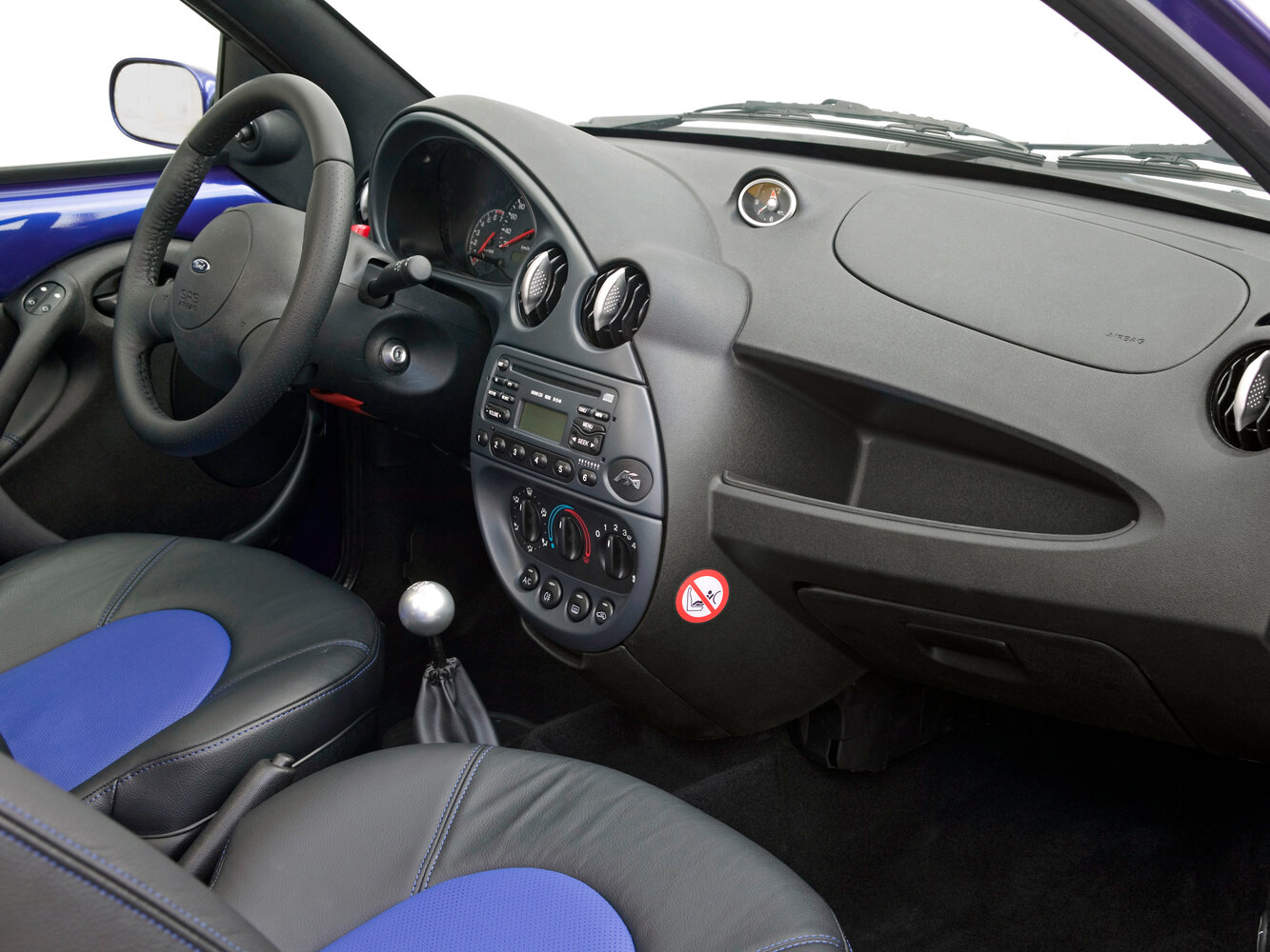 Ford KA, I, 1996–2008, Хэтчбек 3 дв. SportKa: Передняя часть салона
