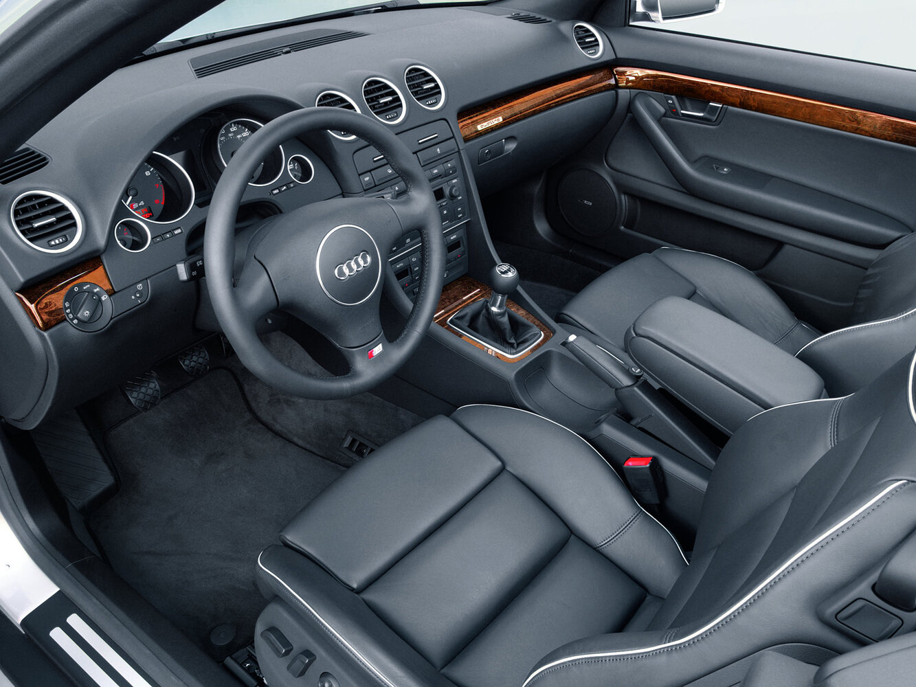 Audi S4, II (B6), 2002–2004, Convertible: Front cabin